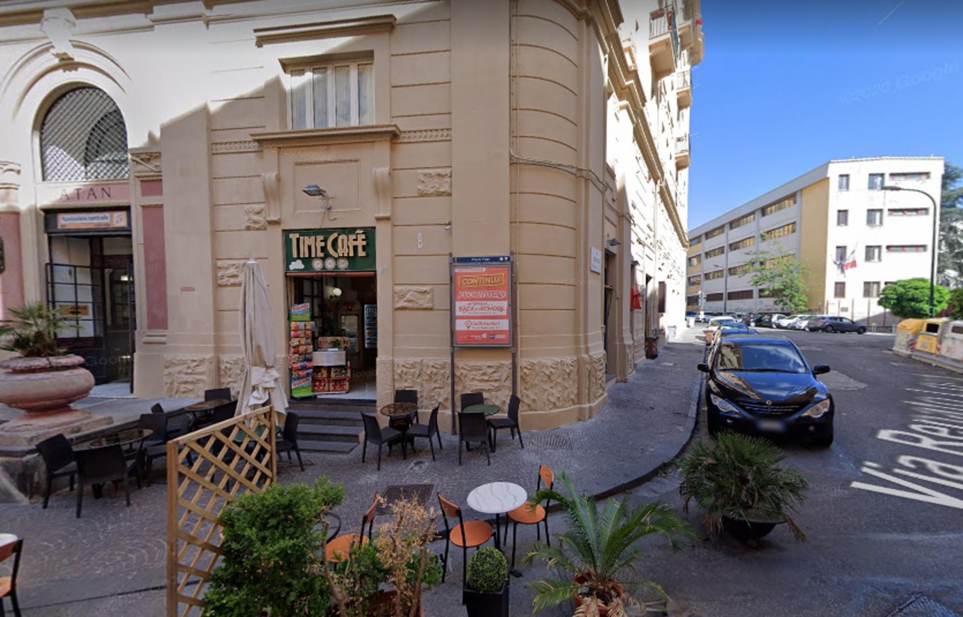 Impianto STENDARDO a Napoli, in zona Time Cafe