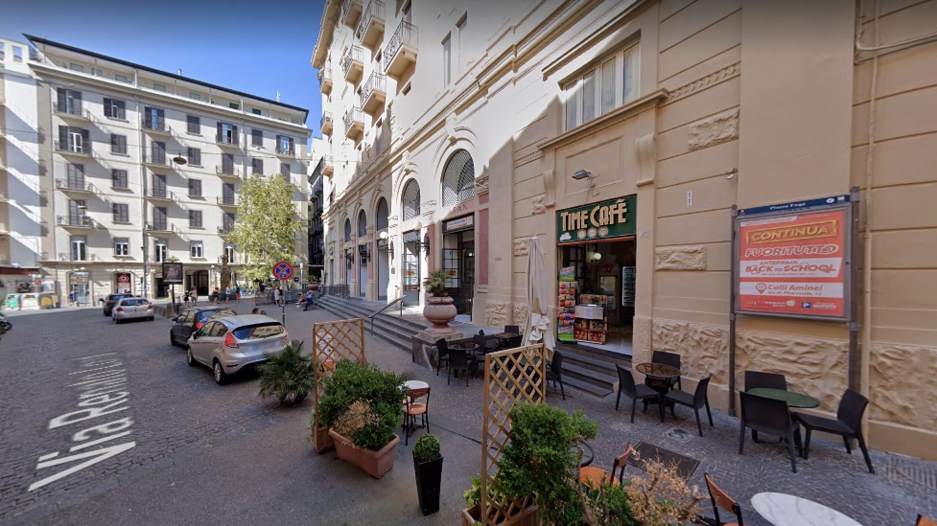 Impianto STENDARDO a Napoli, in zona Time Cafe