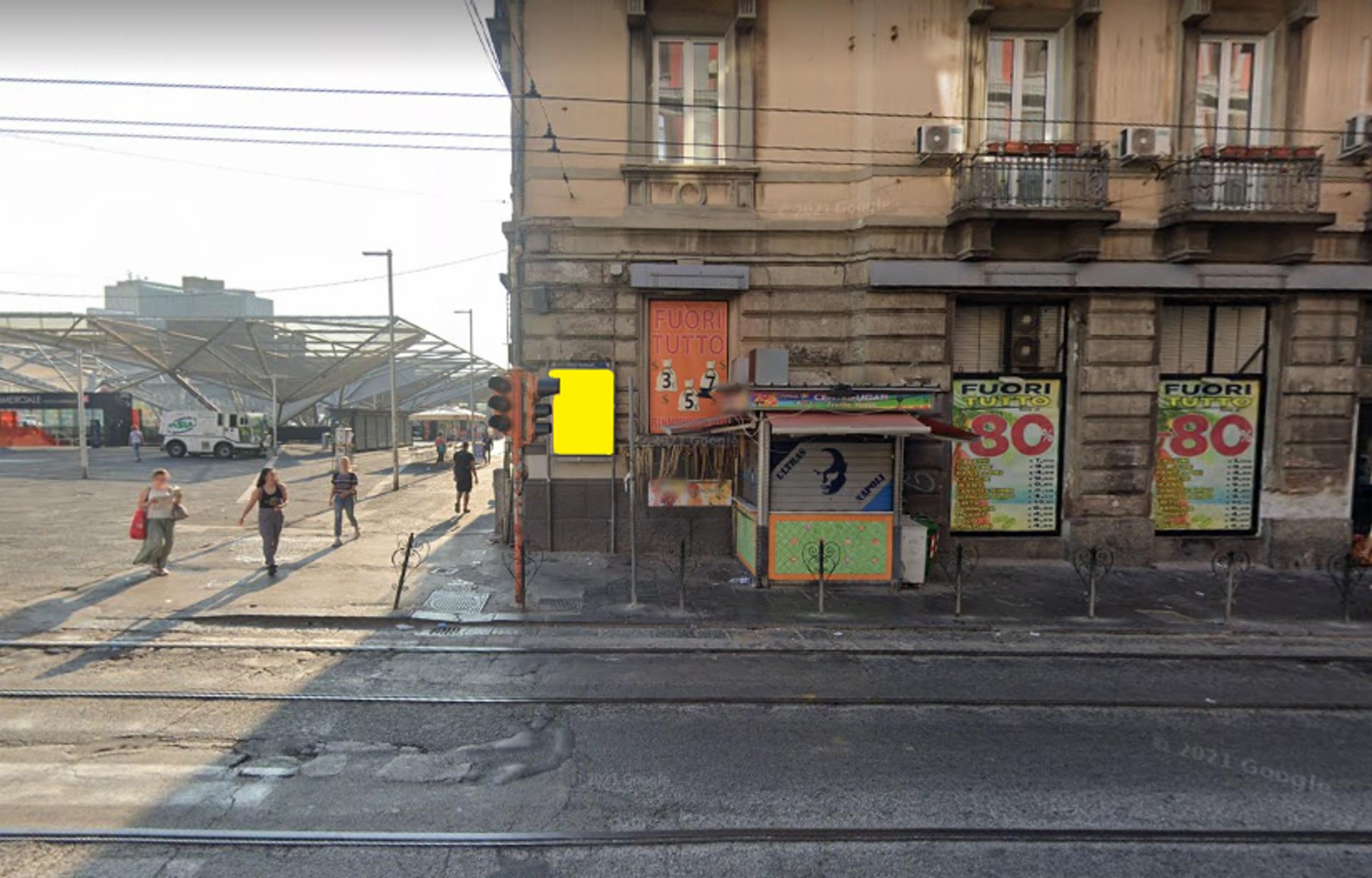 Impianto STENDARDO a Napoli, in zona Outlet