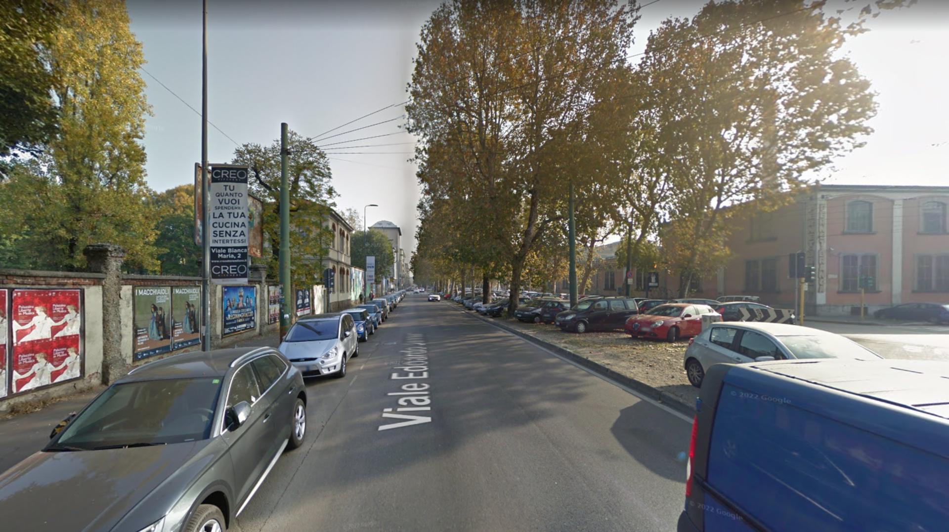 Impianto VERTICAL BANNER a Milano, in zona Boggi