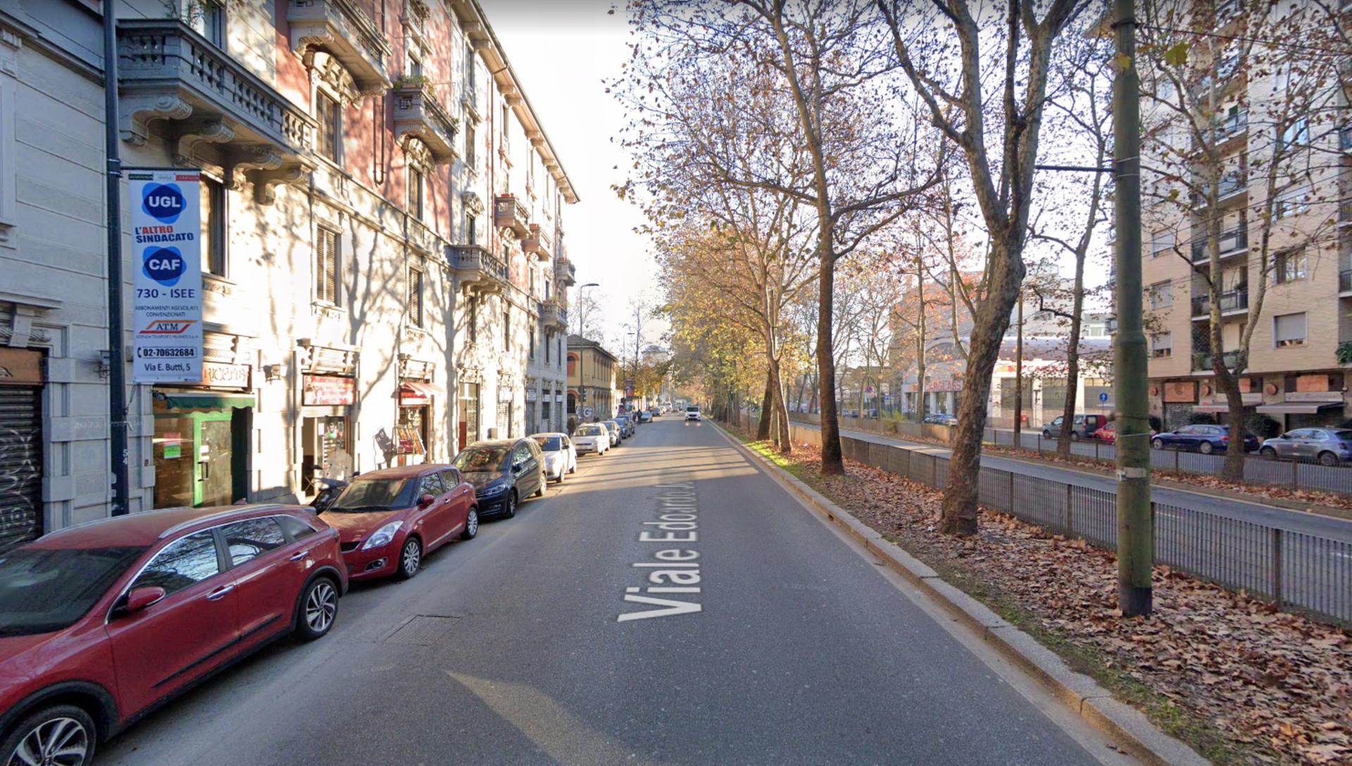 Impianto VERTICAL BANNER a Milano, in zona Brian & Barry