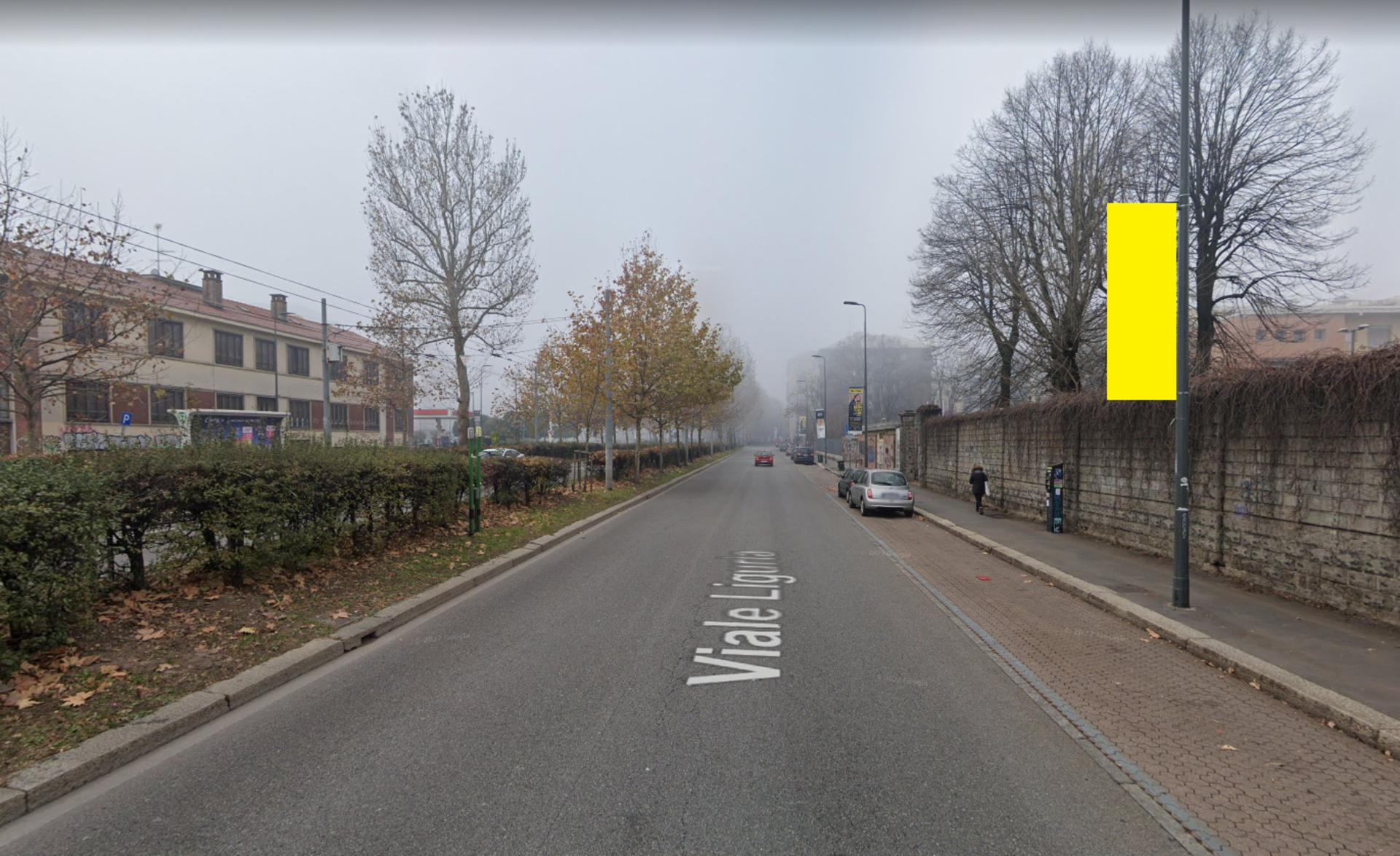 Impianto VERTICAL BANNER a Milano, in zona Punta Tacco