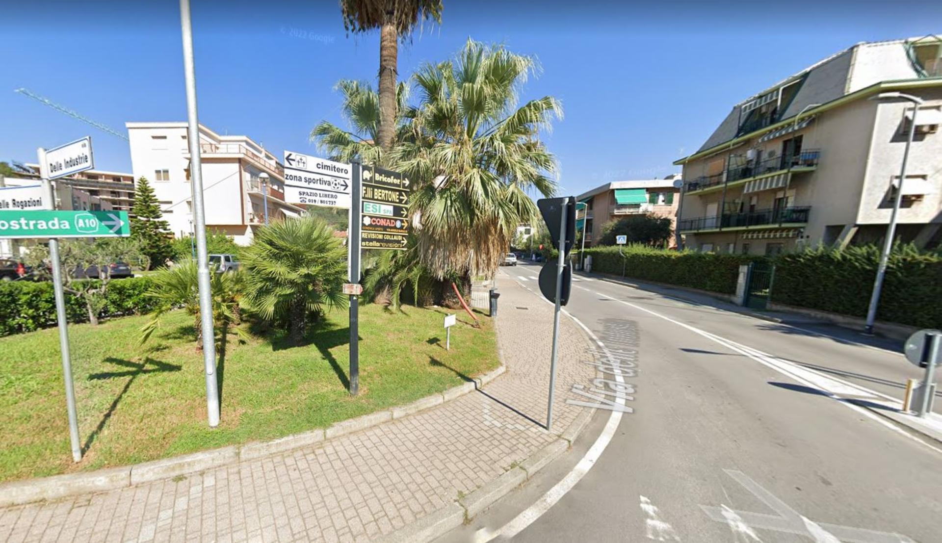 Impianto frecce / preinsegne a Albisola Superiore