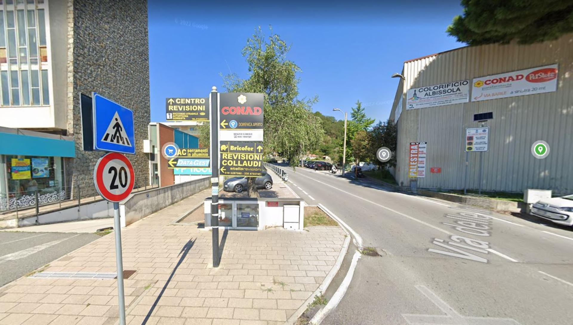 Impianto frecce / preinsegne a Albisola Superiore