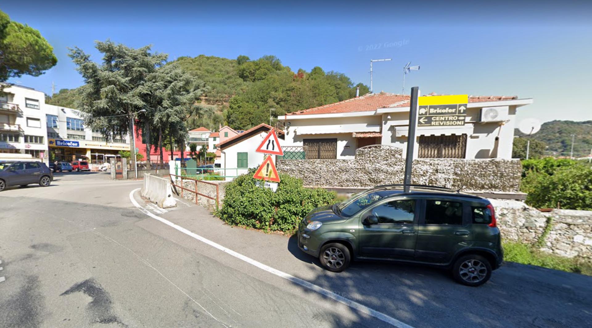 Impianto frecce / preinsegne a Albisola Superiore
