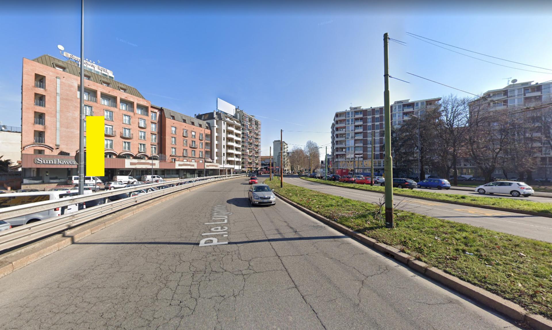 Impianto VERTICAL BANNER a Milano, in zona Iconic