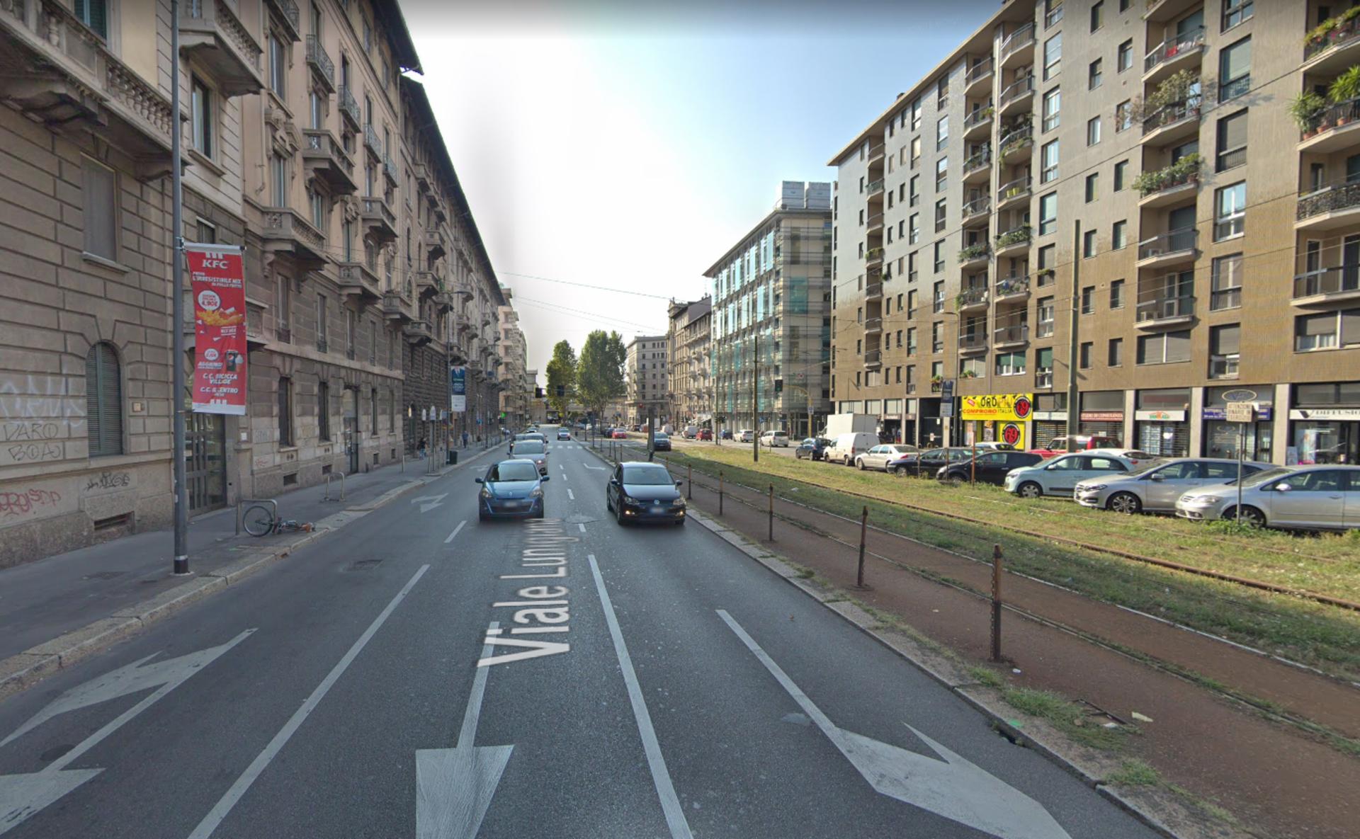Impianto VERTICAL BANNER a Milano, in zona Diffusion