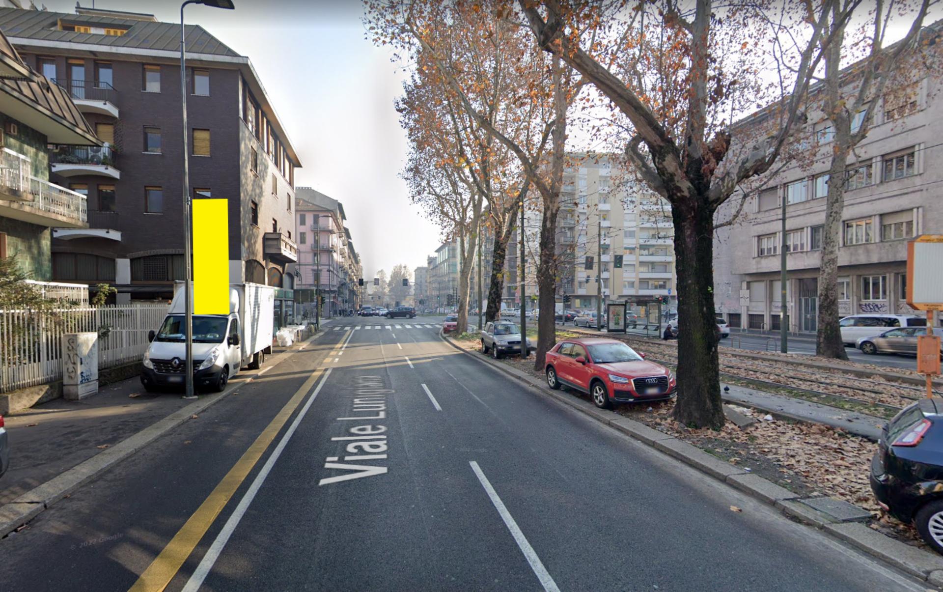 Impianto VERTICAL BANNER a Milano, in zona Diffusion