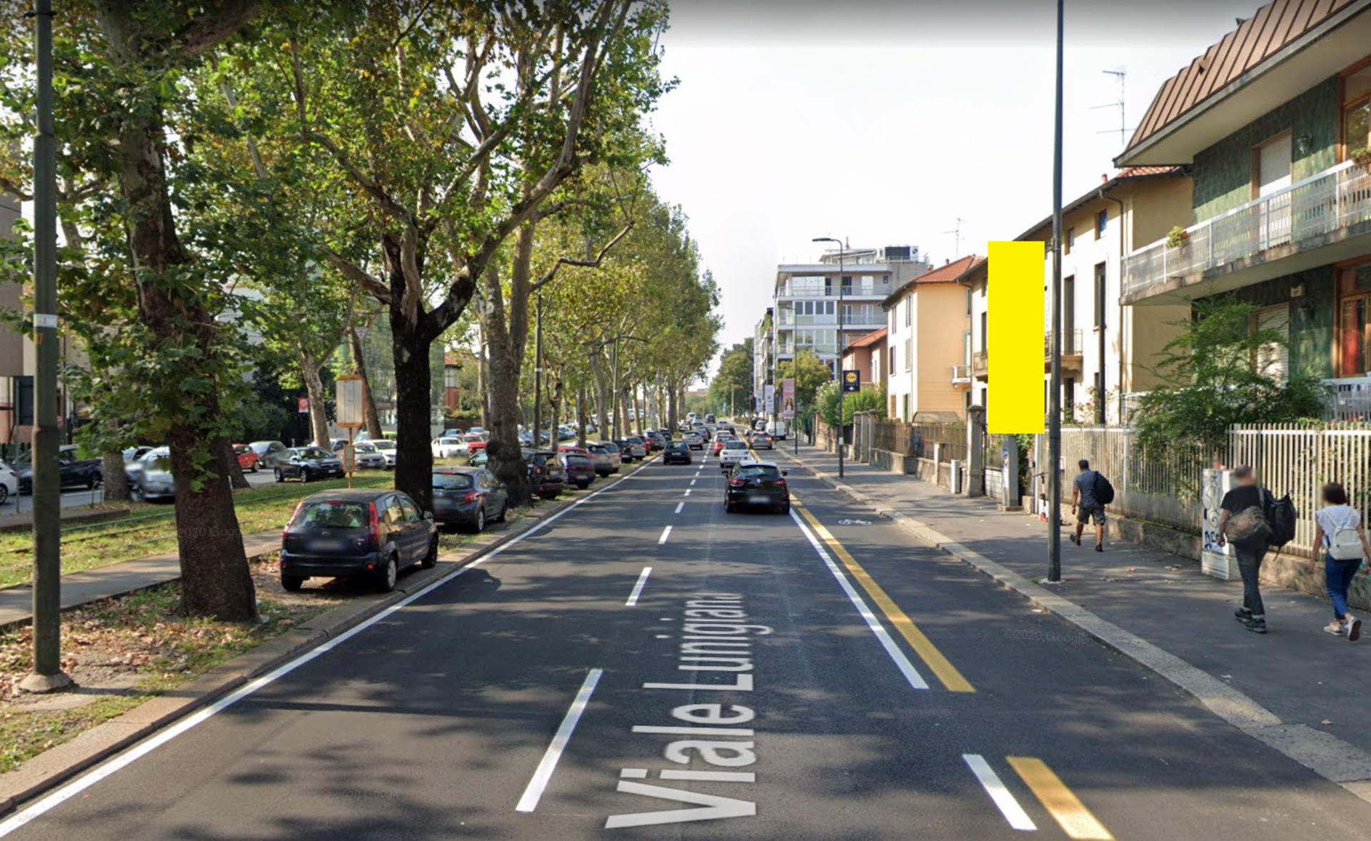 Impianto VERTICAL BANNER a Milano, in zona Diffusion