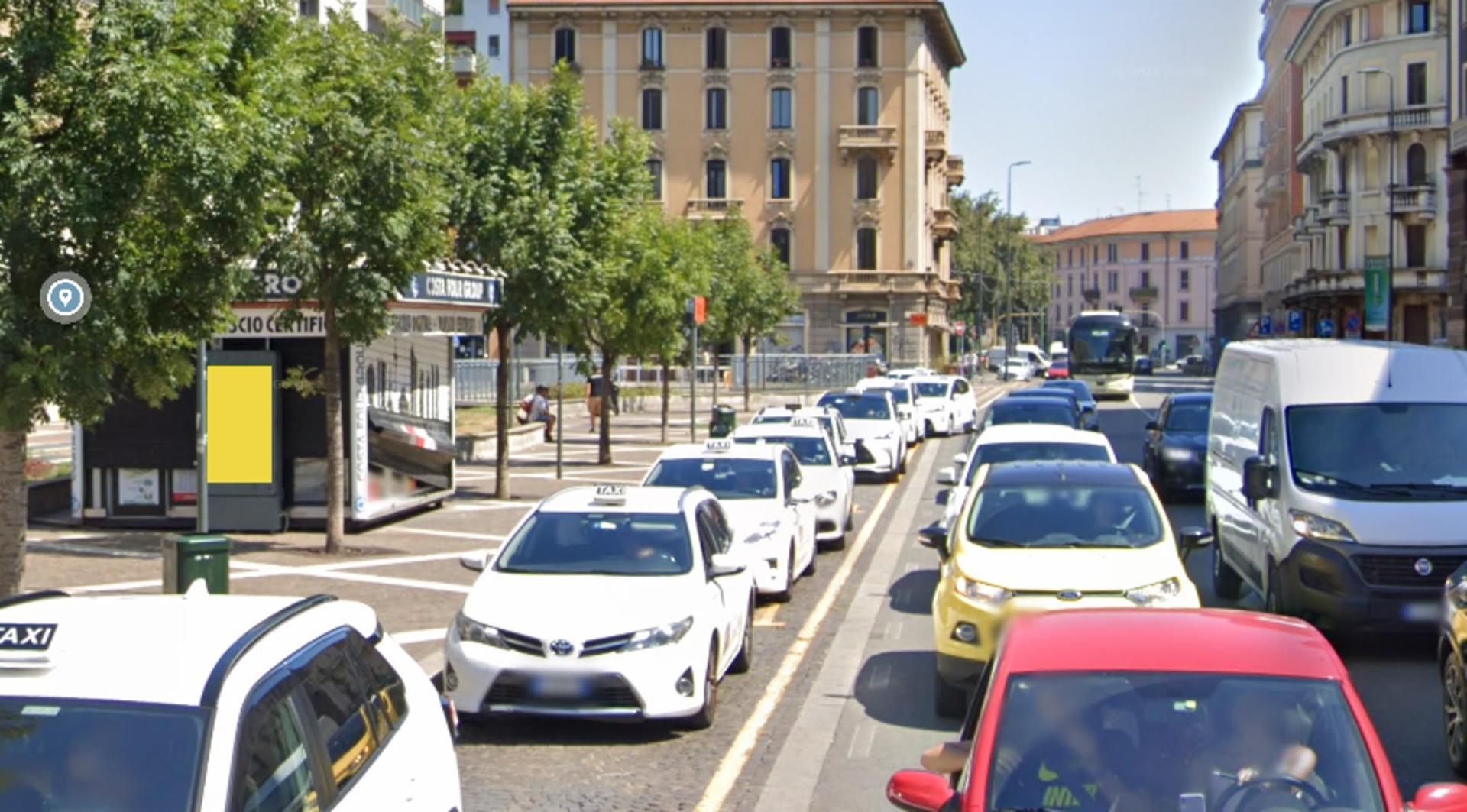 Impianto TOTEM DIGITALE a Milano, in zona Quema