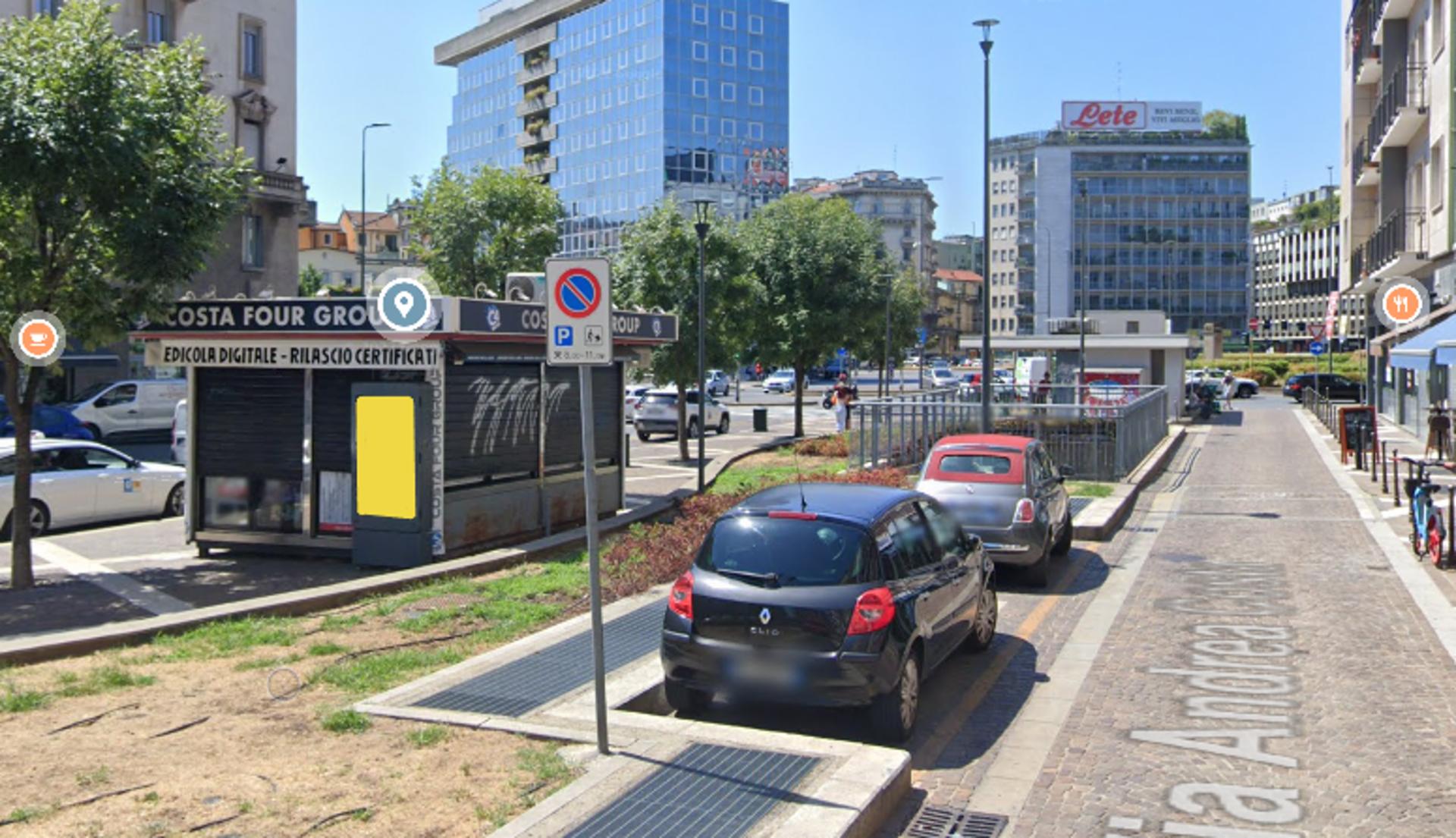 Impianto TOTEM DIGITALE a Milano, in zona Quema