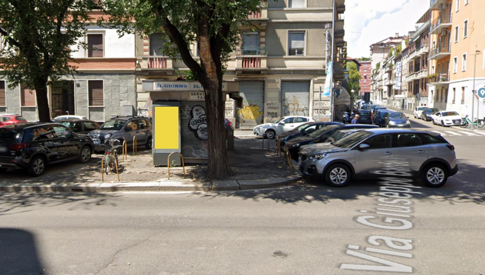 Impianto TOTEM DIGITALE a Milano, in zona Alimentari Pacini