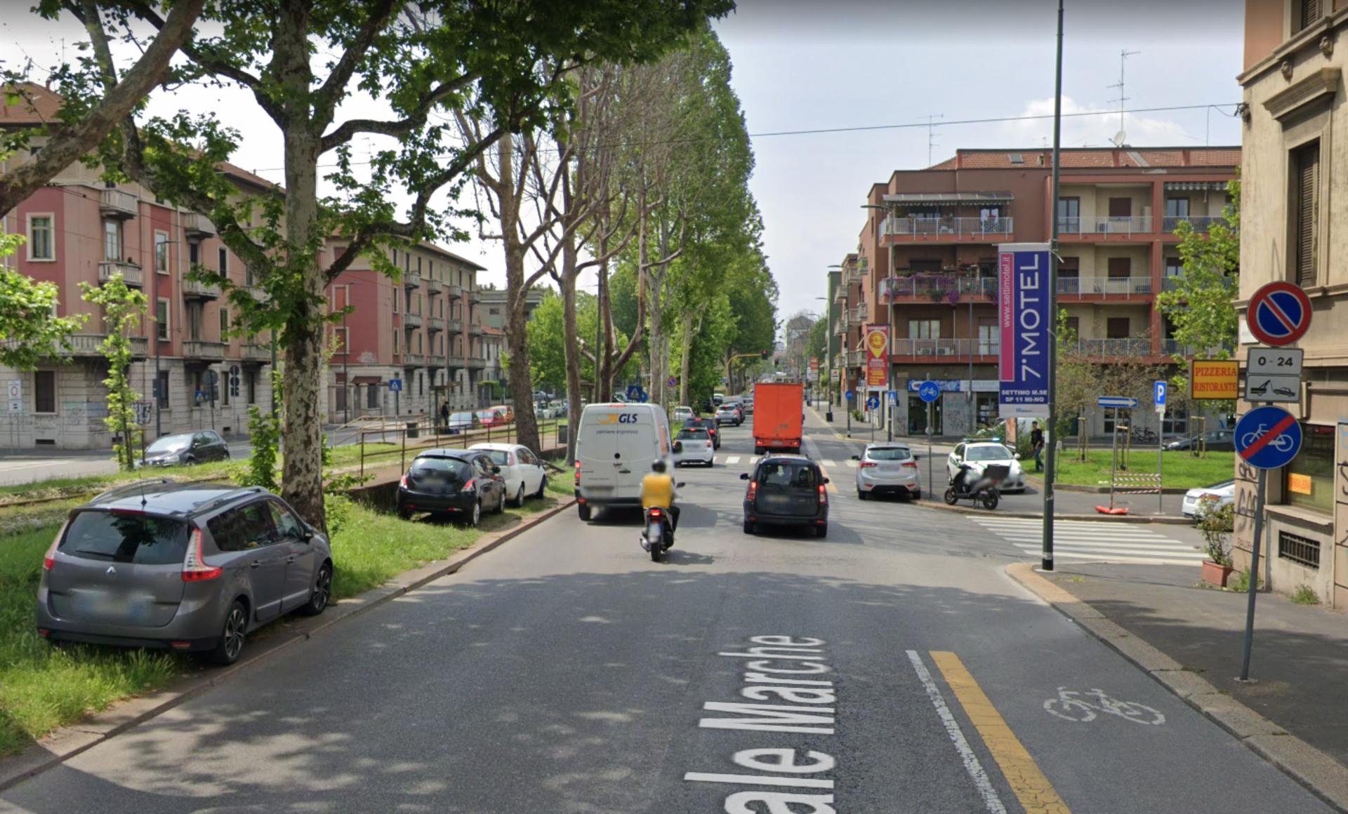 Impianto VERTICAL BANNER a Milano, in zona Beautiful Lady