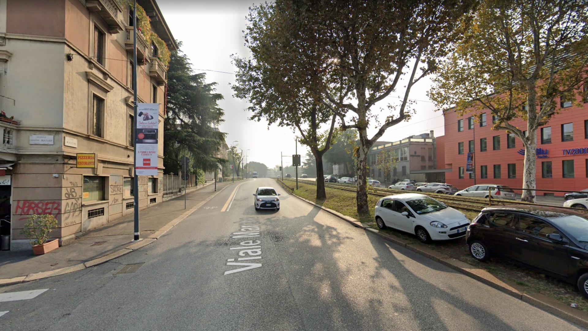 Impianto VERTICAL BANNER a Milano, in zona Beautiful Lady