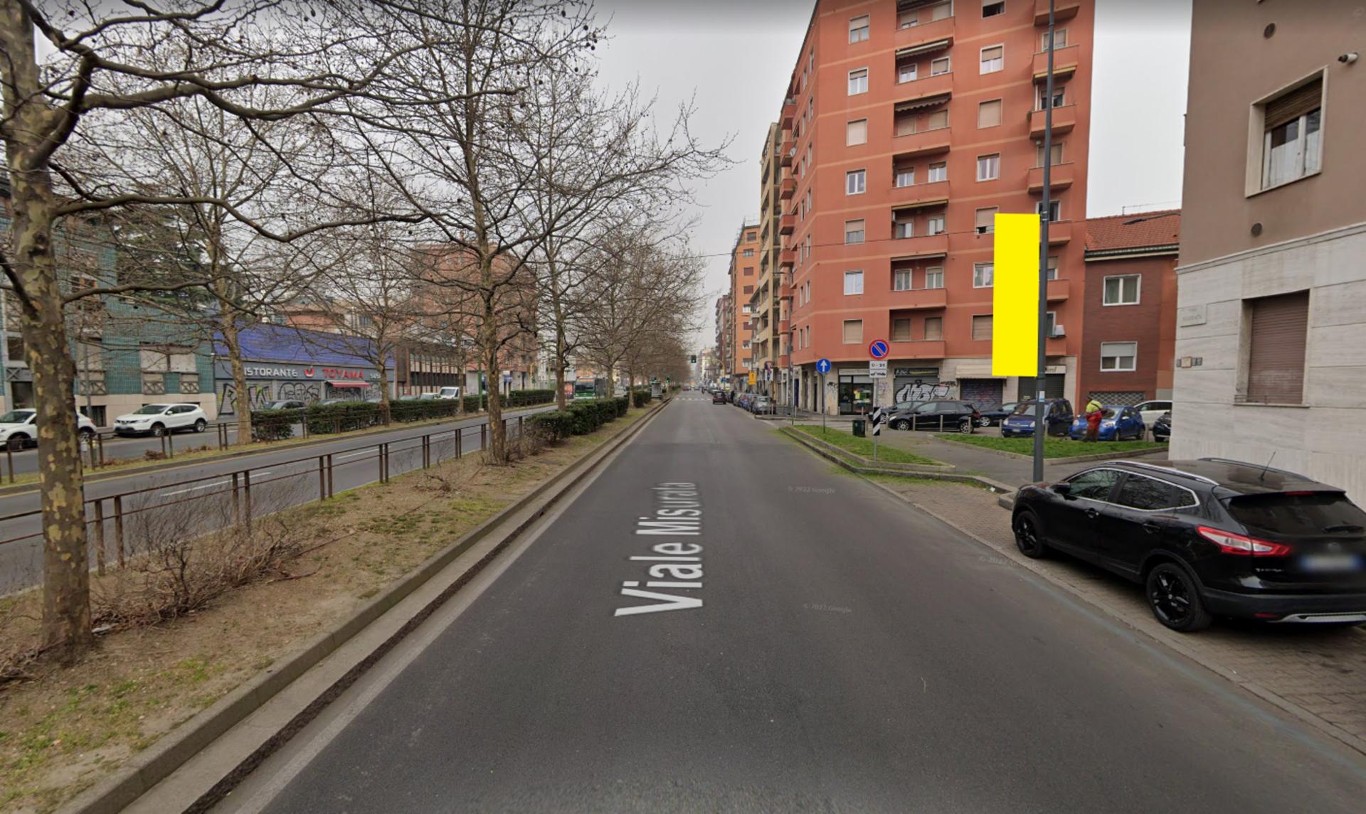 Impianto VERTICAL BANNER a Milano, in zona Seta Beauty