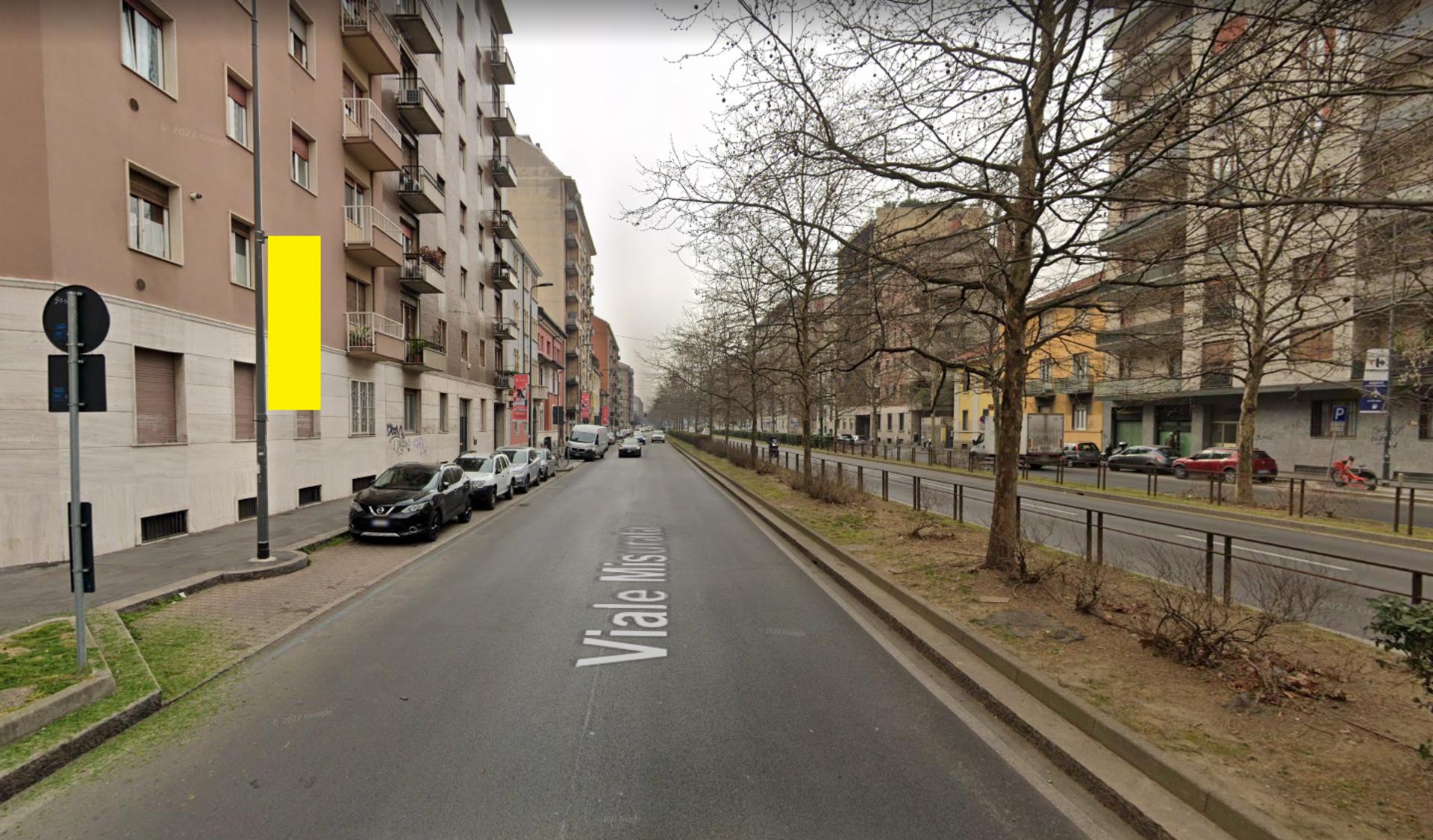 Impianto VERTICAL BANNER a Milano, in zona Seta Beauty