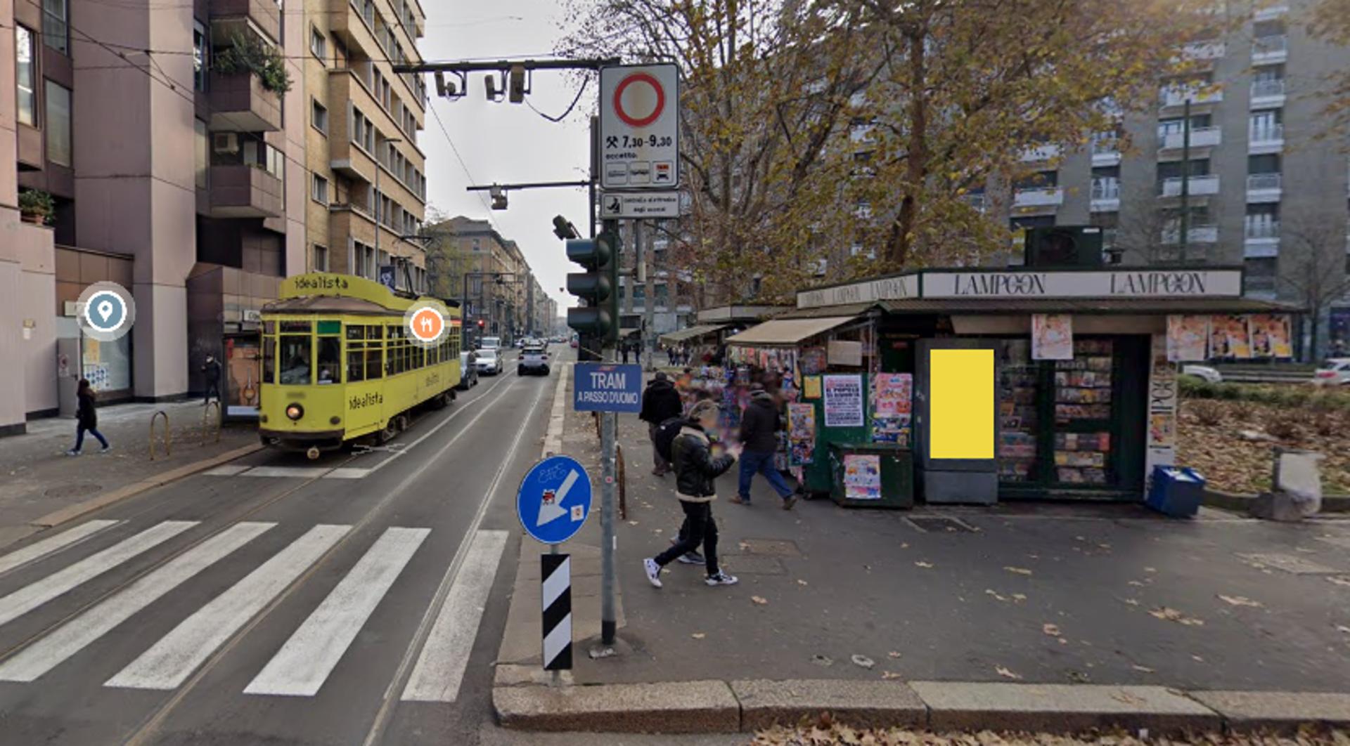 Impianto TOTEM DIGITALE a Milano, in zona Libreria Menabò