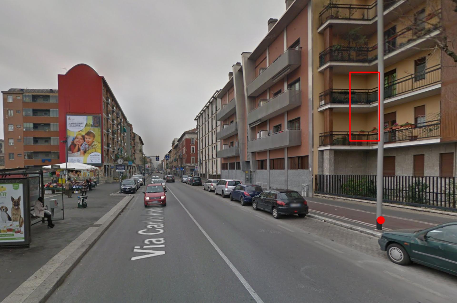 Impianto VERTICAL BANNER a Milano, in zona Dolce vita