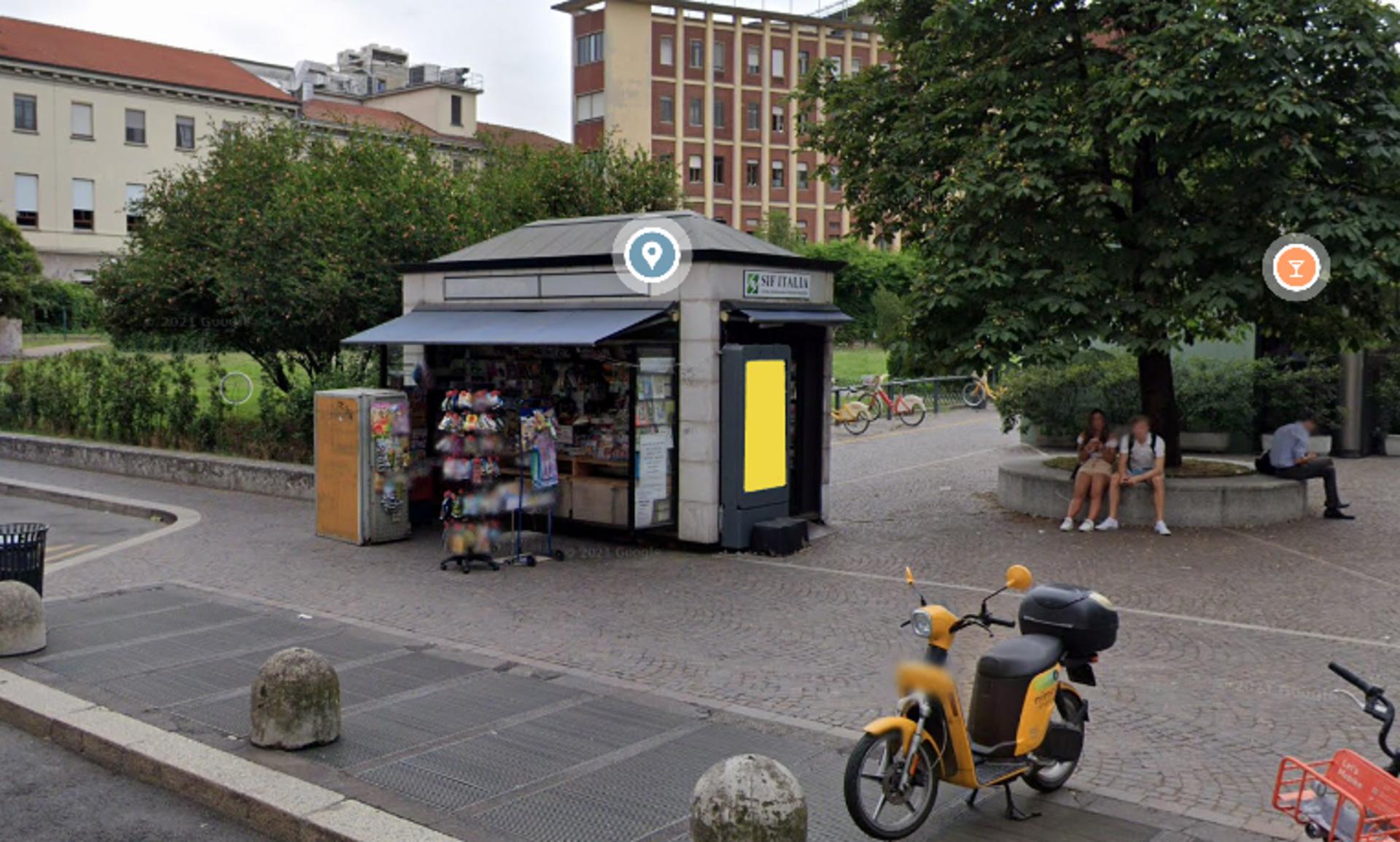Impianto TOTEM DIGITALE a Milano, in zona Mayra