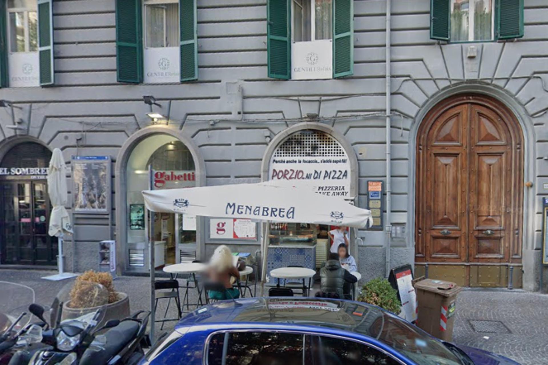 Impianto STENDARDO a Napoli, in zona Caffetteria Vanvitelli