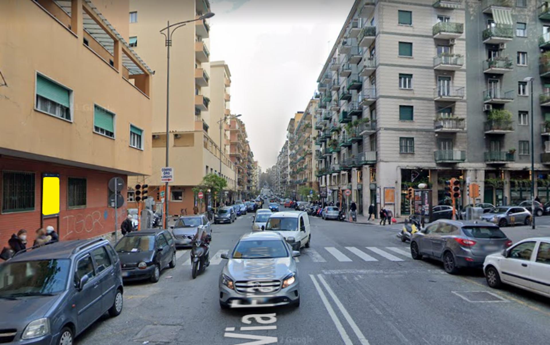 Impianto STENDARDO a Napoli, in zona Cheeseburgueria