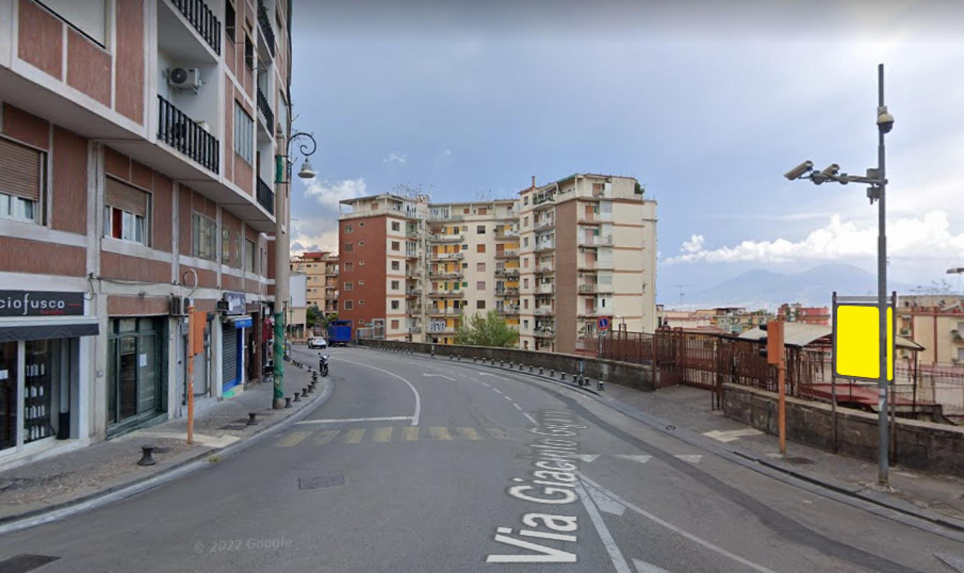 Impianto STENDARDO a Napoli, in zona The Juicy Lucy
