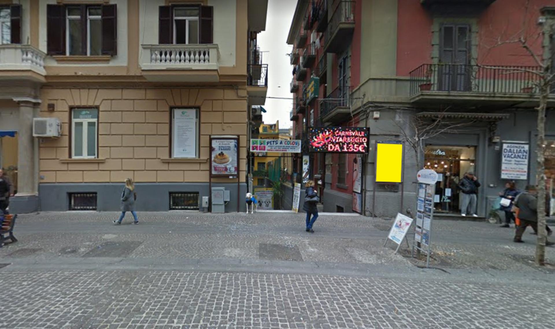 Impianto STENDARDO a Napoli, in zona De Crescenzo Jewels
