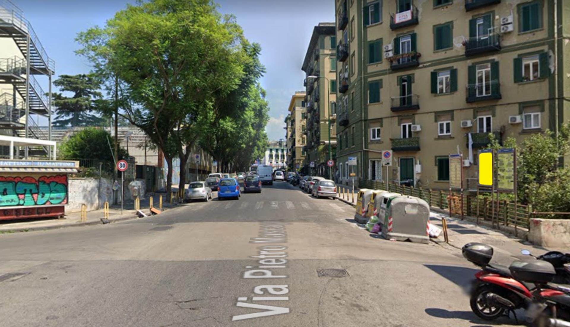 Impianto STENDARDO a Napoli, in zona Pub Nottingham