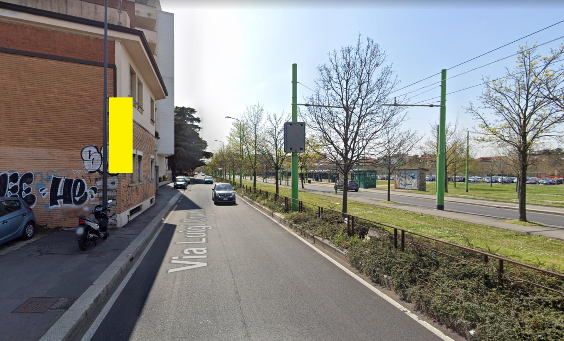 Impianto VERTICAL BANNER a Milano, in zona Eolian