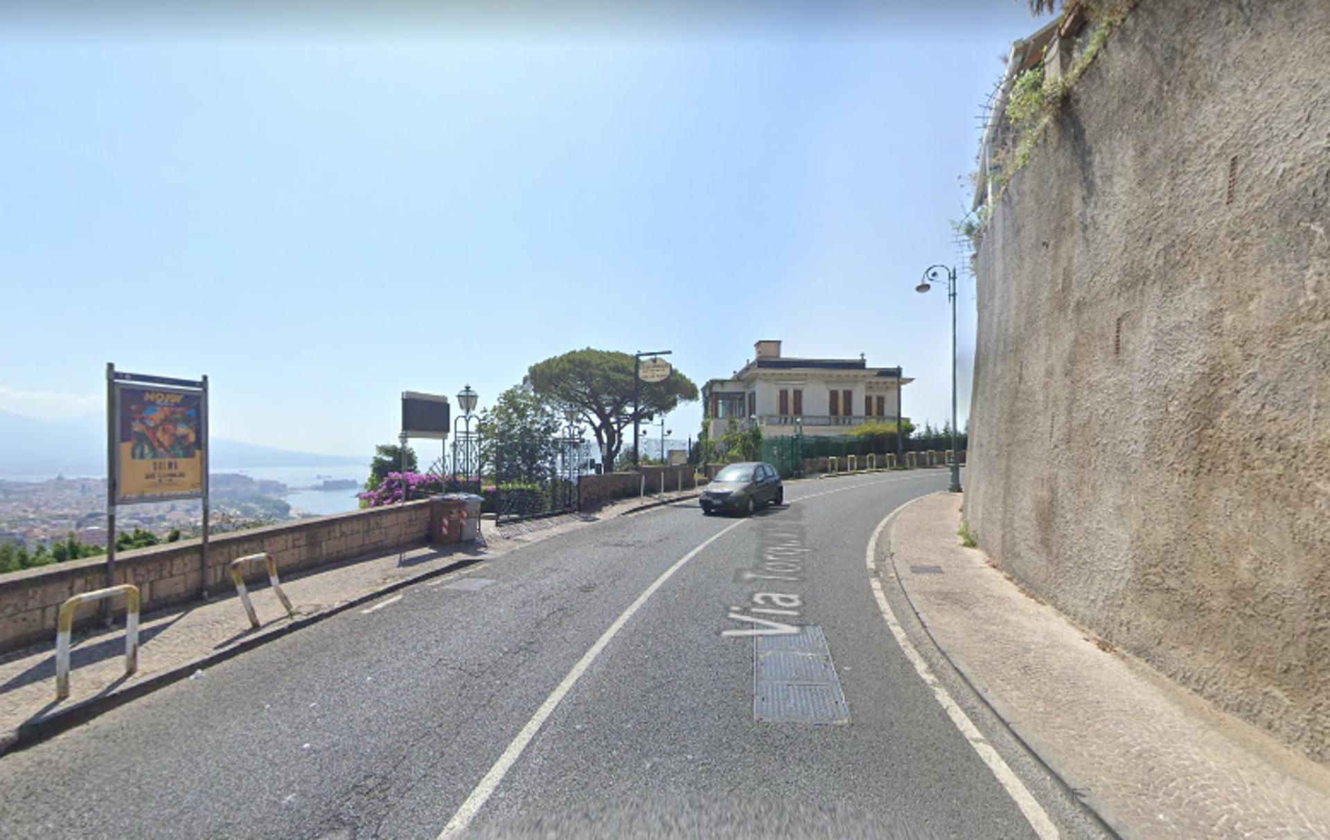 Impianto STENDARDO a Napoli, in zona Mama Eat
