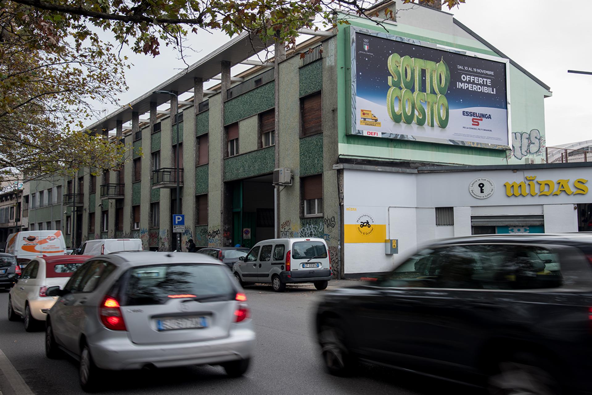Impianto MEDI FORMATI a Milano, in zona Divani & Divani