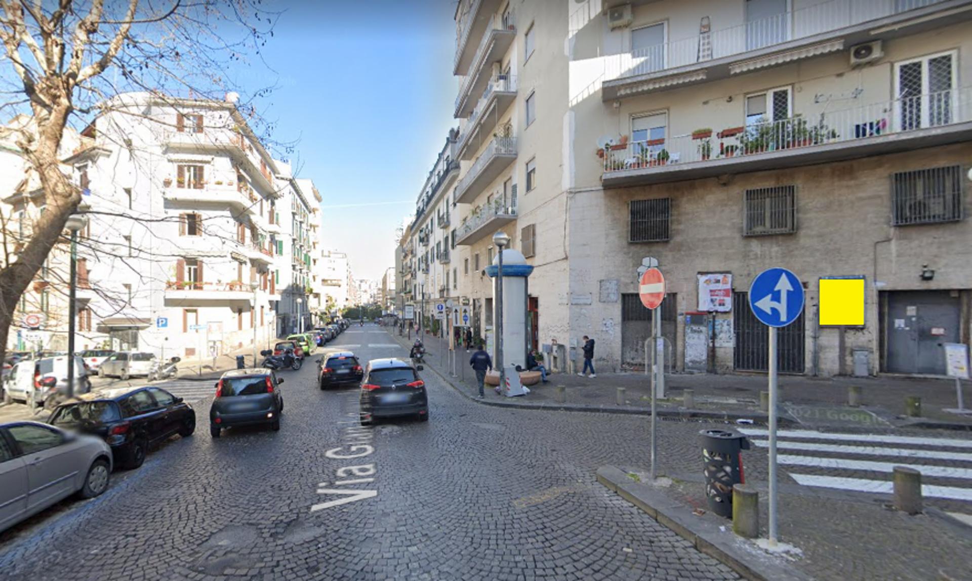 Impianto STENDARDO a Napoli, in zona Kebab.com