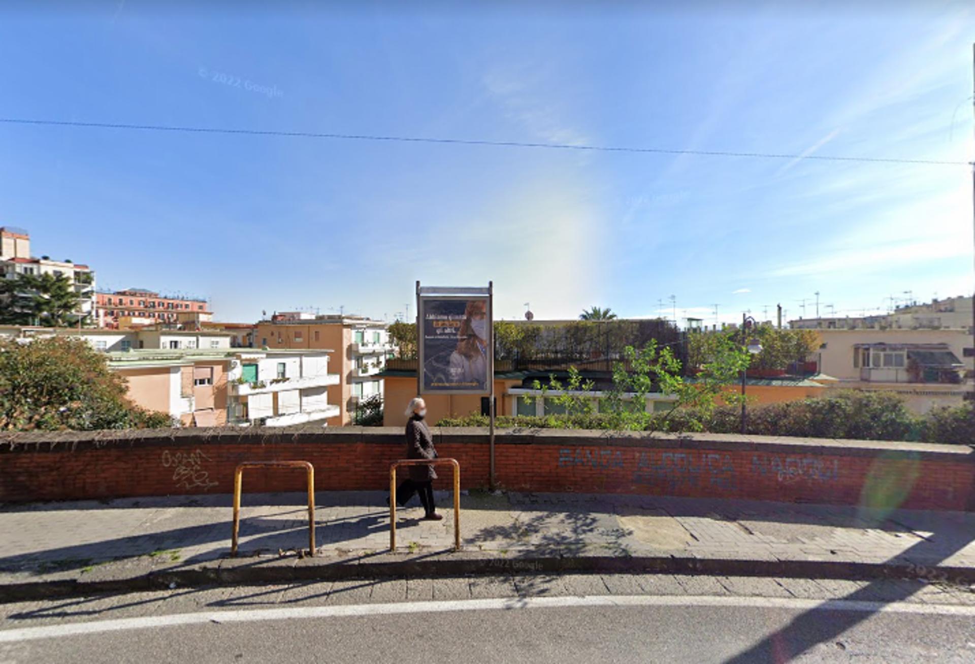 Impianto STENDARDO a Napoli, in zona Cafè Guapa