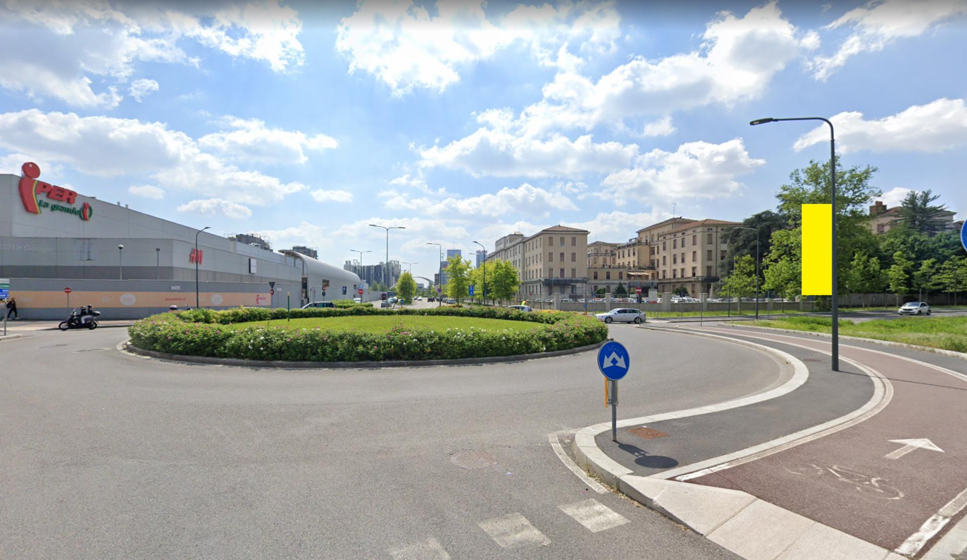 Impianto VERTICAL BANNER a Milano, in zona Divani&Divani by Natuzzi