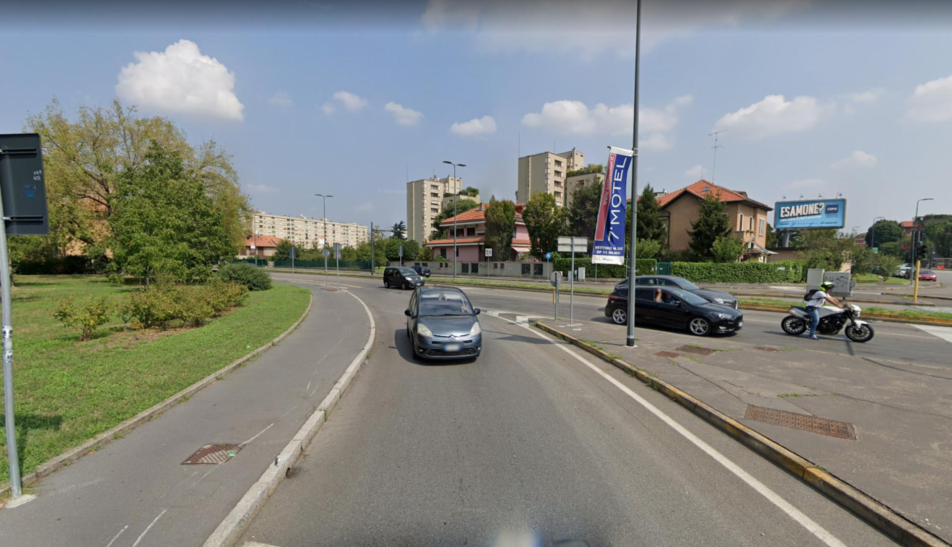 Impianto VERTICAL BANNER a Milano, in zona Pizzikotto