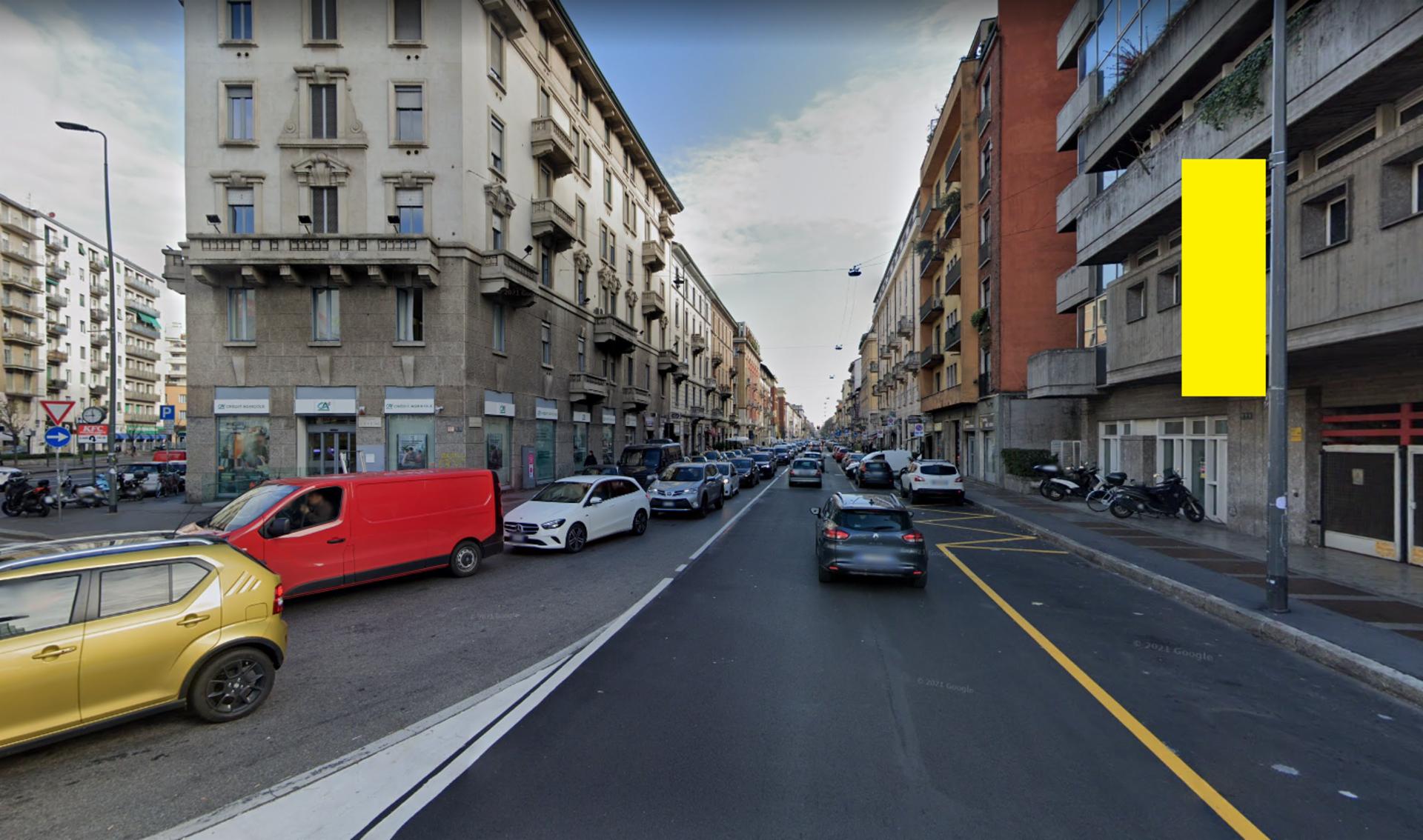 Impianto VERTICAL BANNER a Milano, in zona Quema