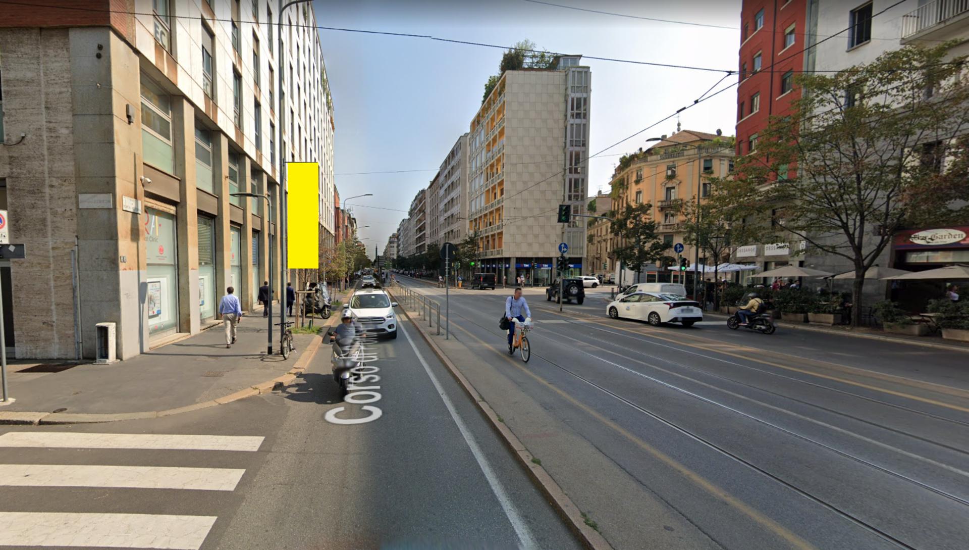 Impianto VERTICAL BANNER a Milano, in zona Dessange