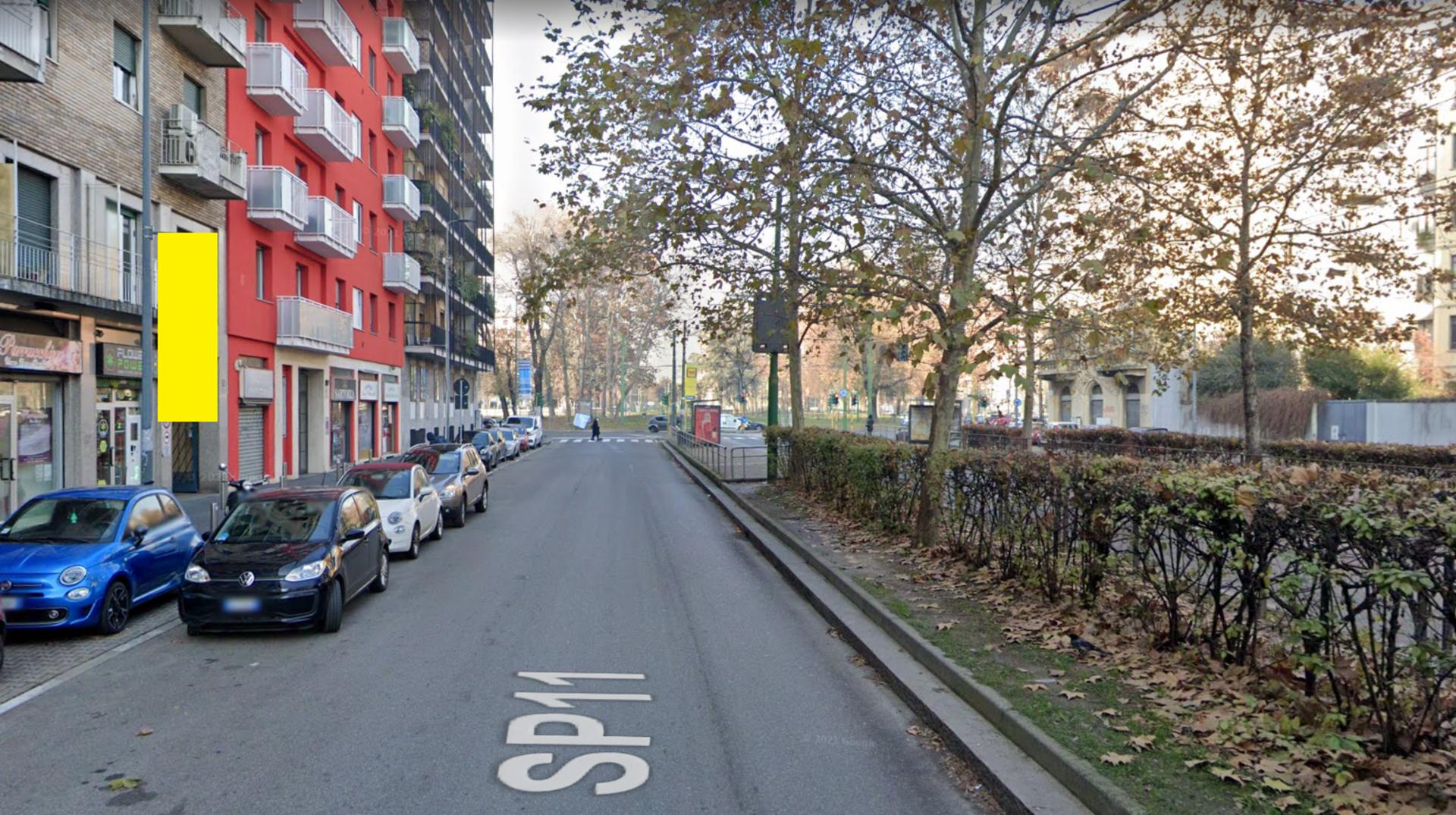 Impianto VERTICAL BANNER a Milano, in zona Mani di Fata Nail