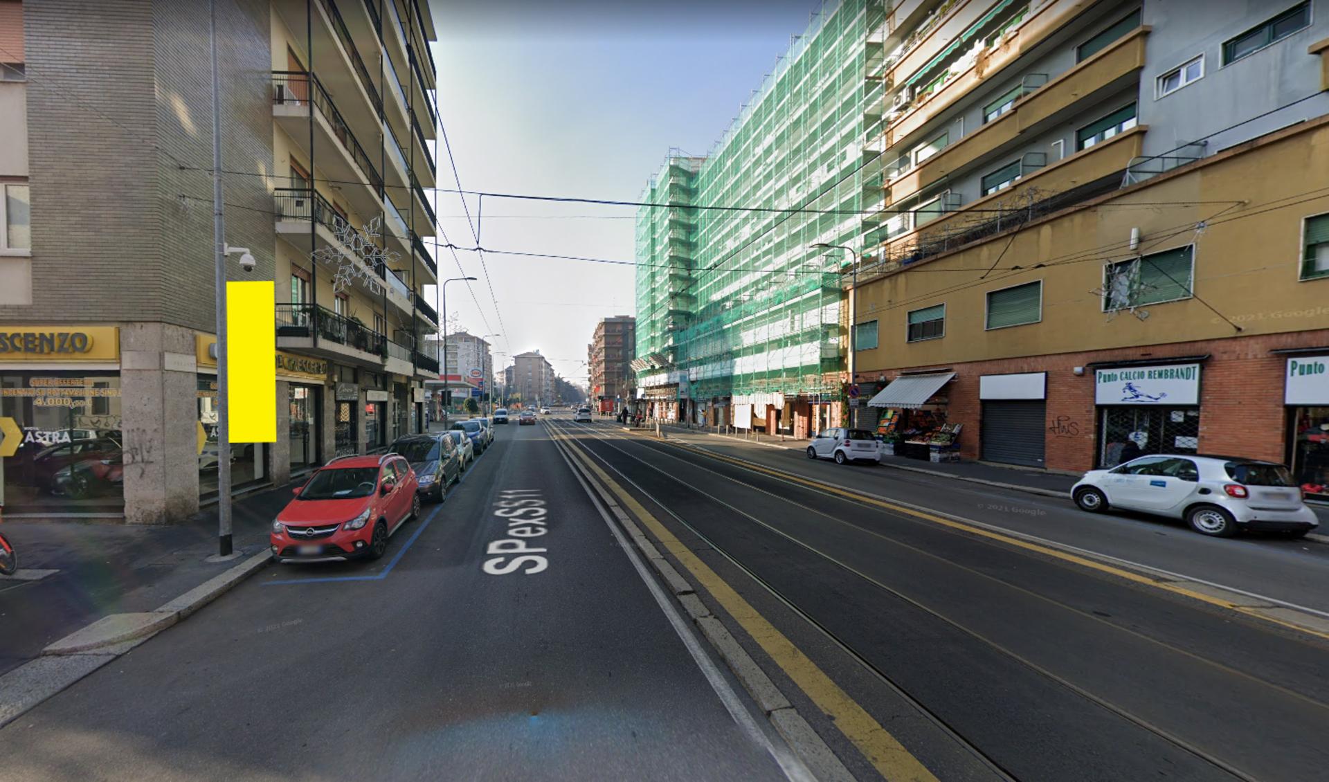 Impianto VERTICAL BANNER a Milano, in zona Centro della Mozzarella