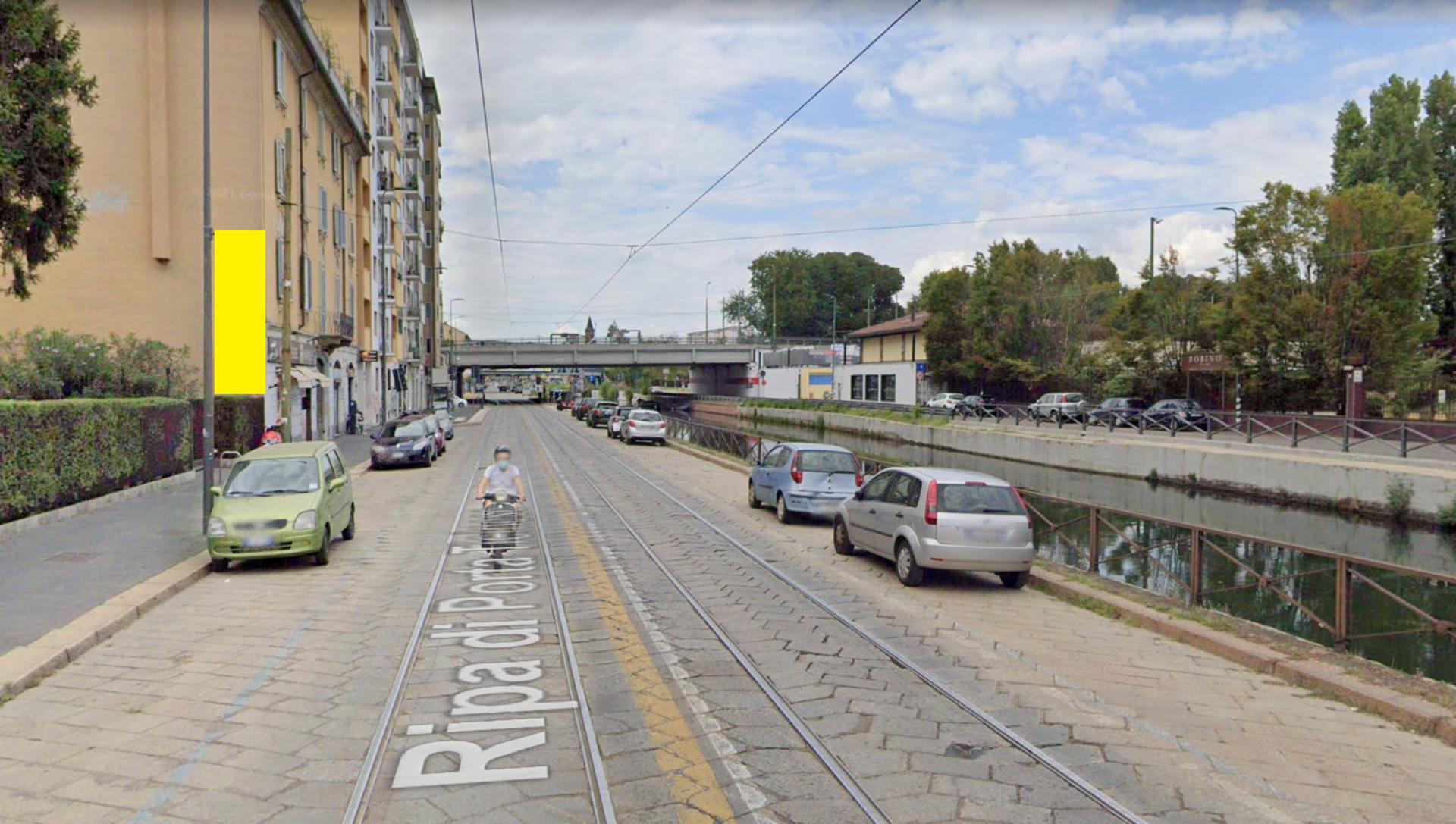Impianto VERTICAL BANNER a Milano, in zona Mudec Bistrot