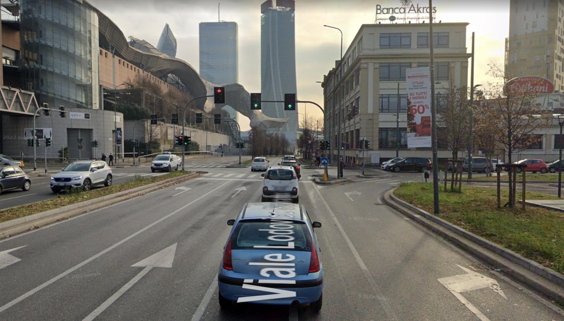 Impianto VERTICAL BANNER a Milano, in zona Da Fabione