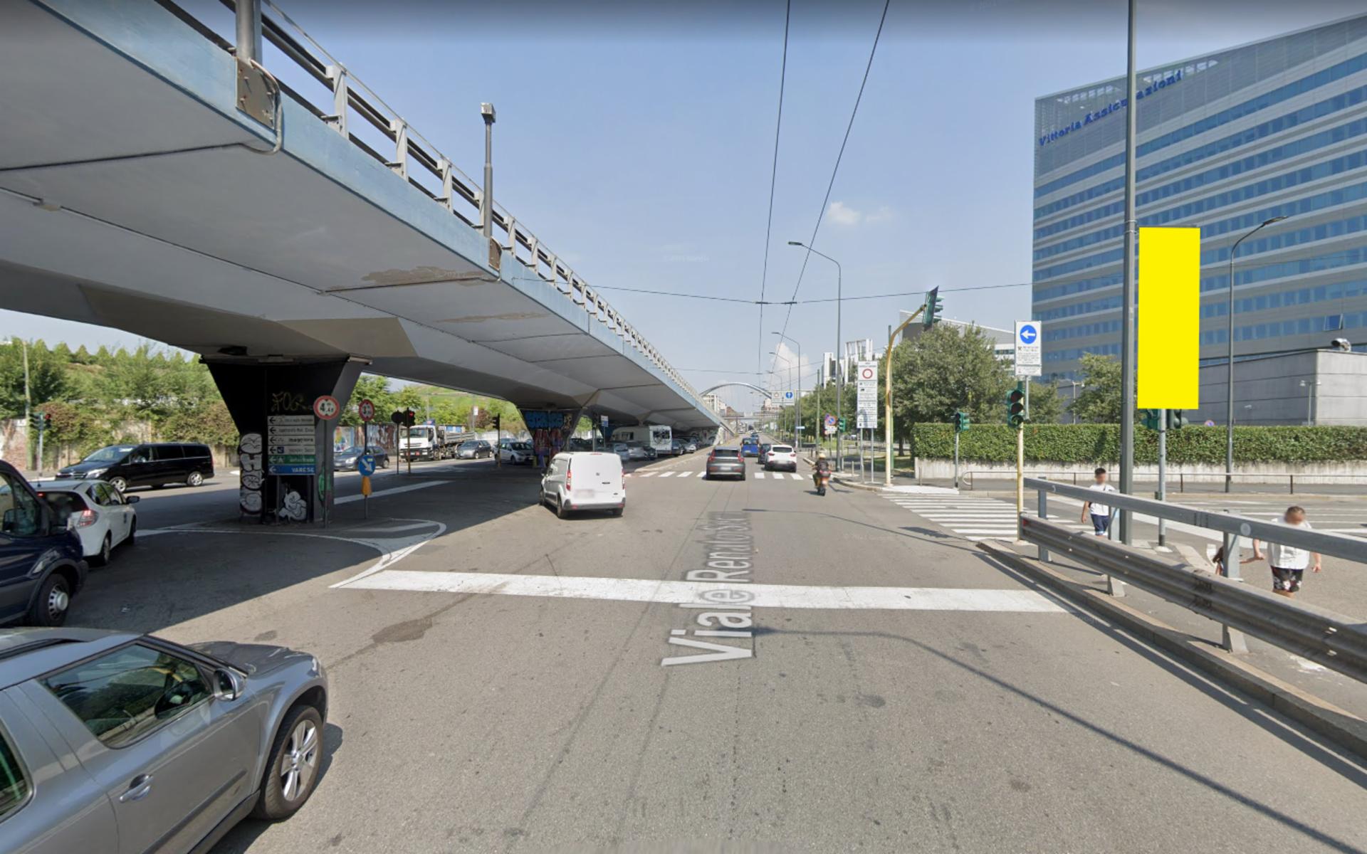 Impianto VERTICAL BANNER a Milano, in zona Casa Milan