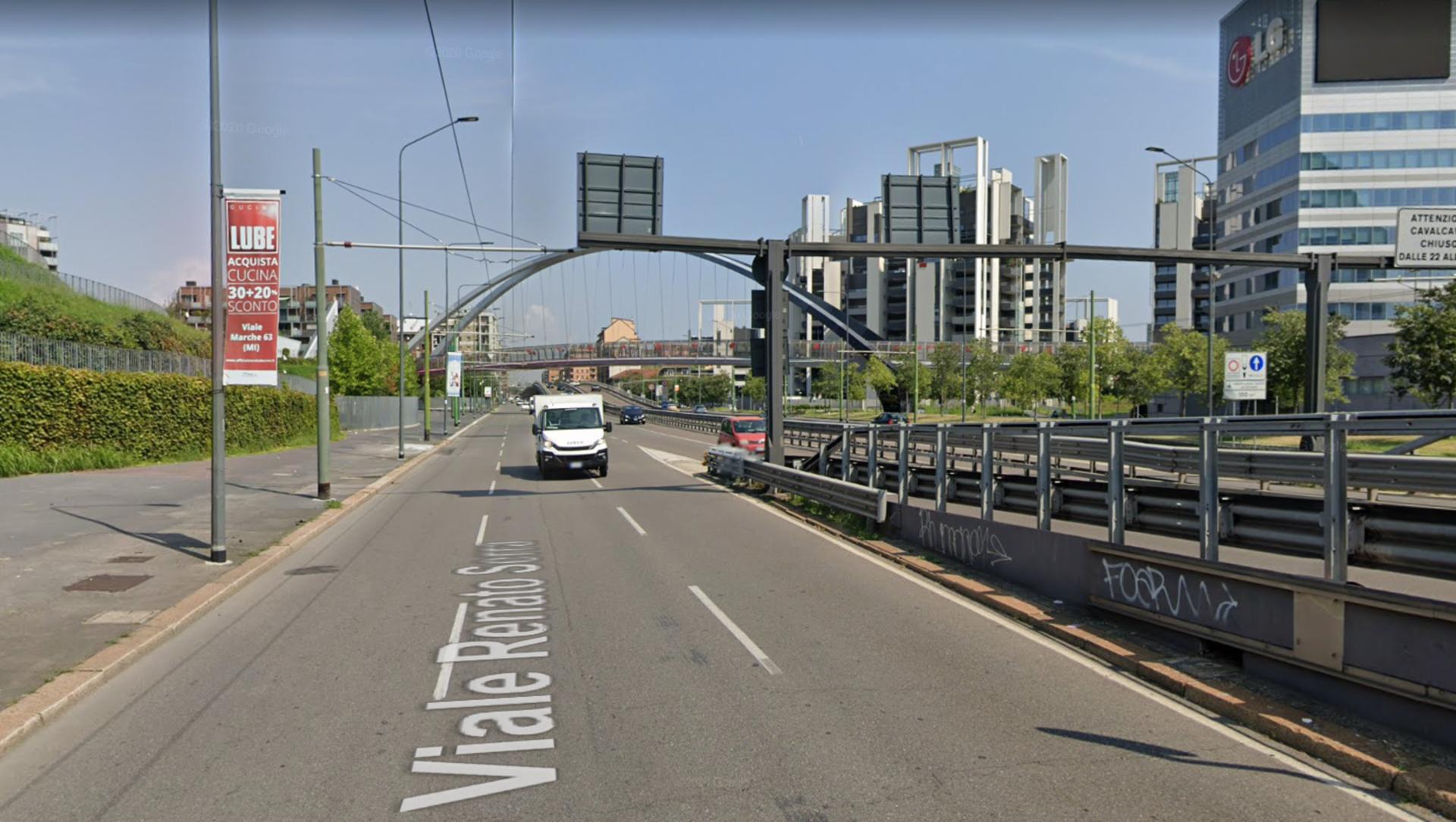 Impianto VERTICAL BANNER a Milano, in zona Casa Milan