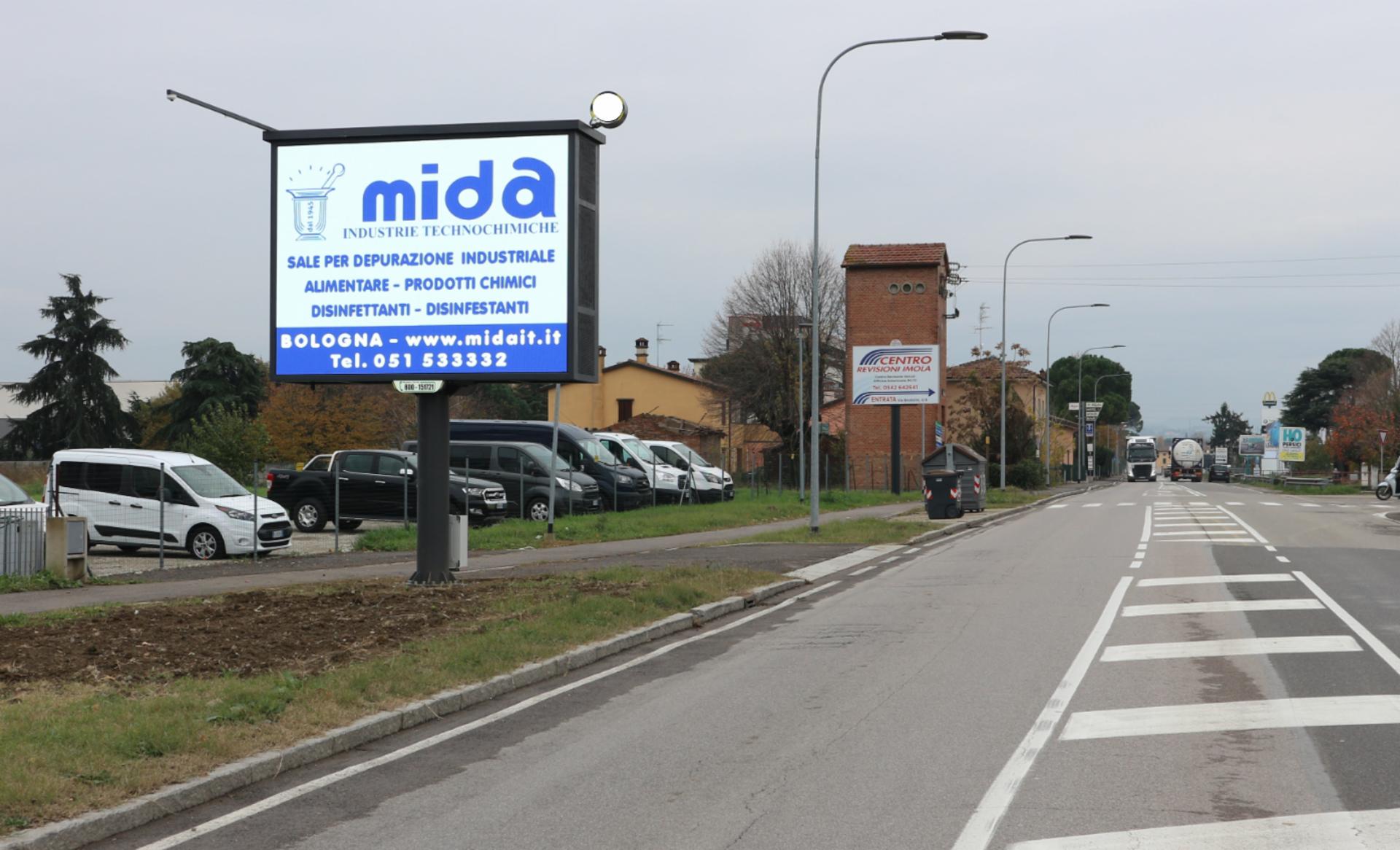 Impianto DISPLAY / LED a Imola, in zona ArredissimA