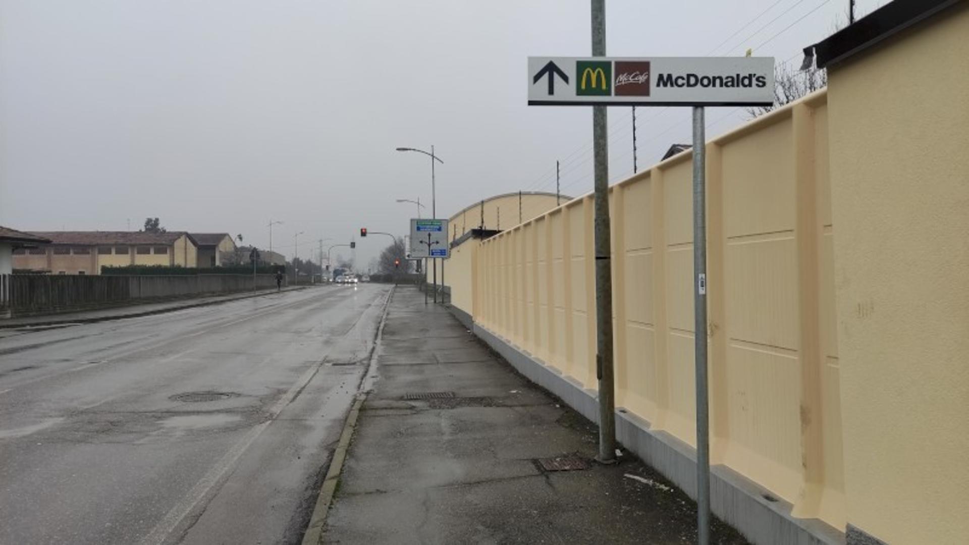 Impianto frecce / preinsegne a Covo