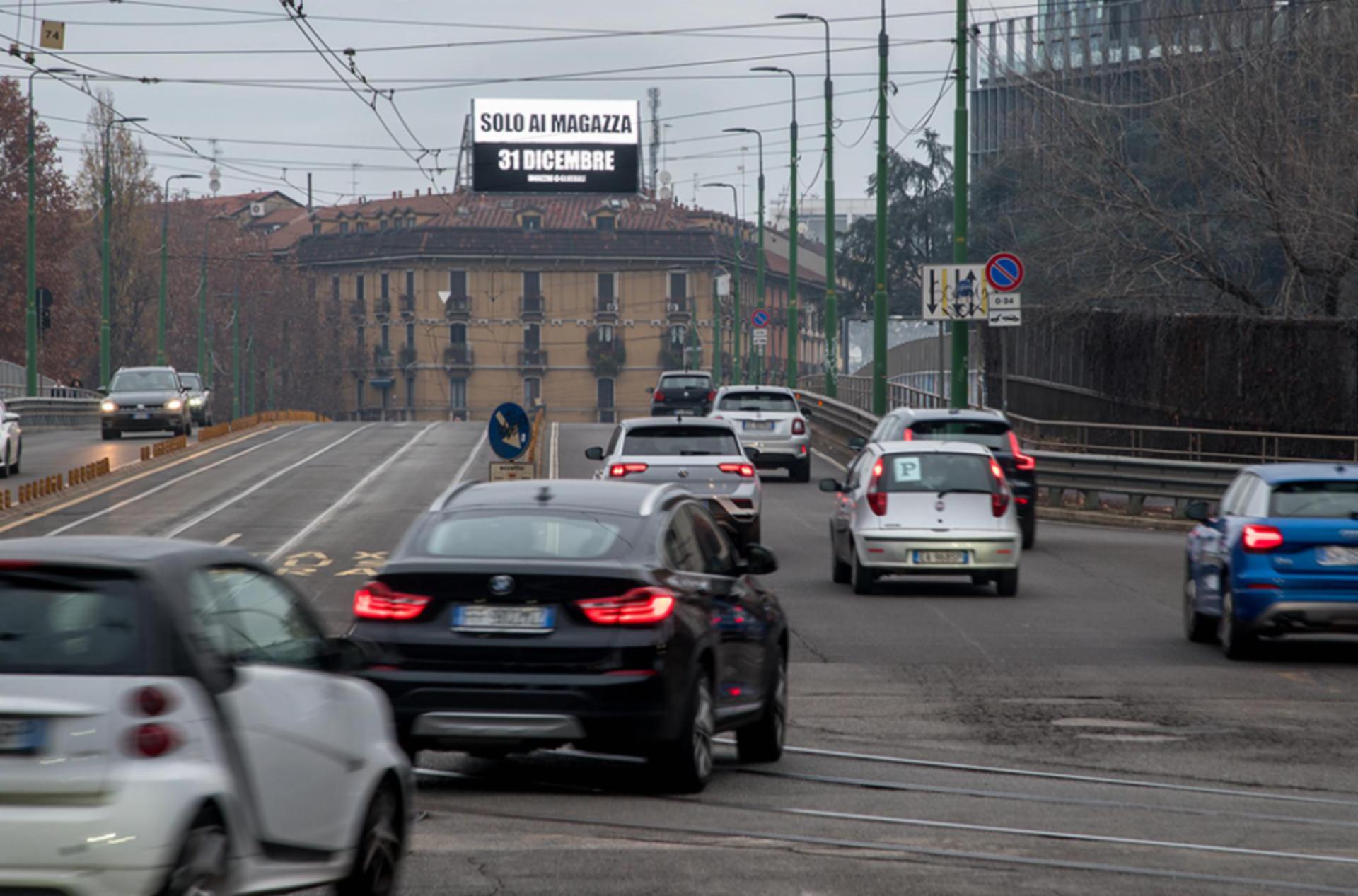 Impianto DISPLAY / LED a Milano, in zona Rezia Minimarket di Farazi Obidur