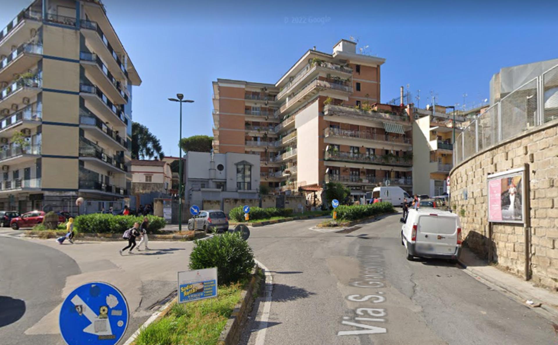 Impianto STENDARDO a Napoli, in zona Pizzeria Mastromatteo