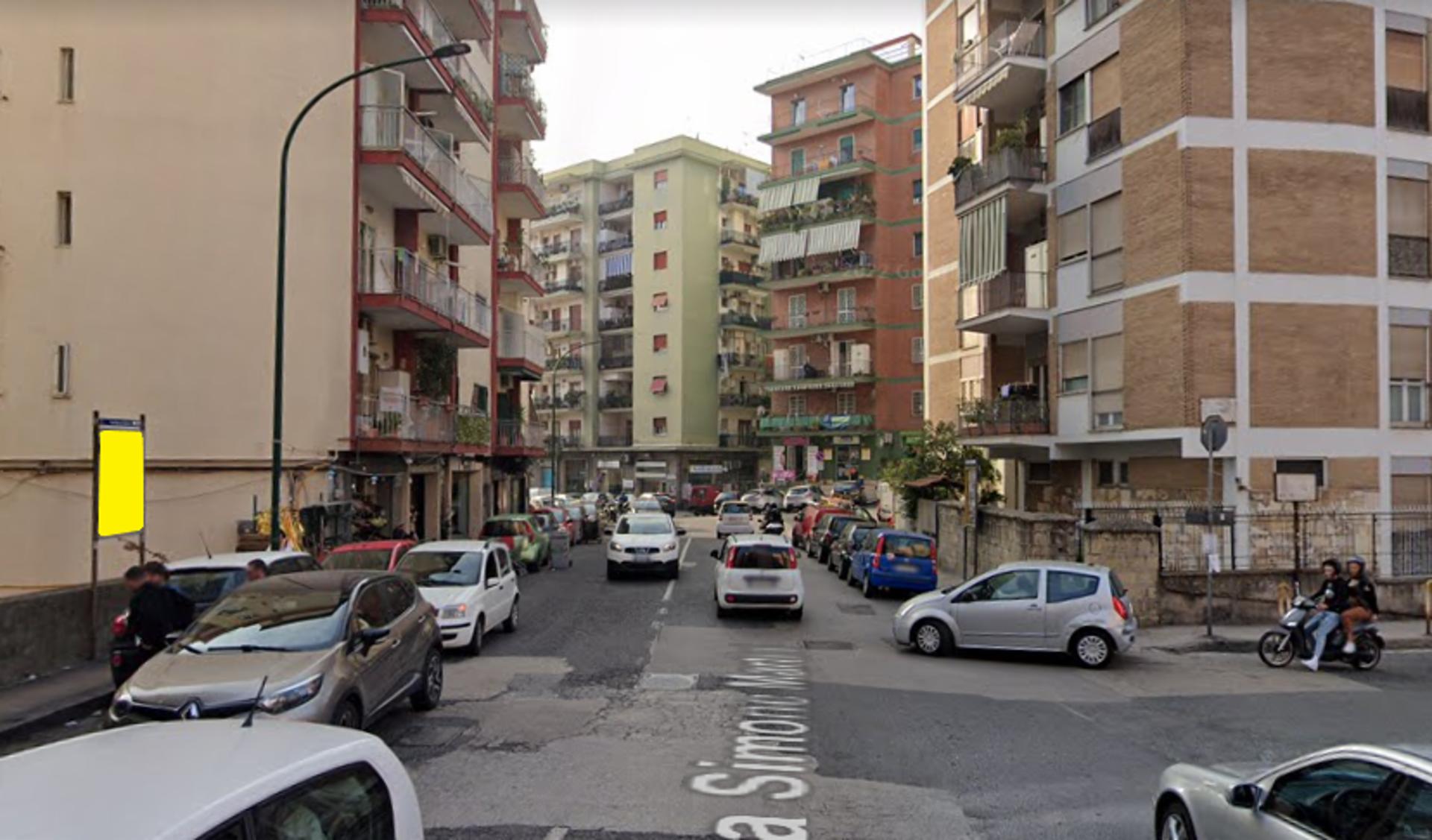 Impianto STENDARDO a Napoli, in zona Alysa Borse e Accessori