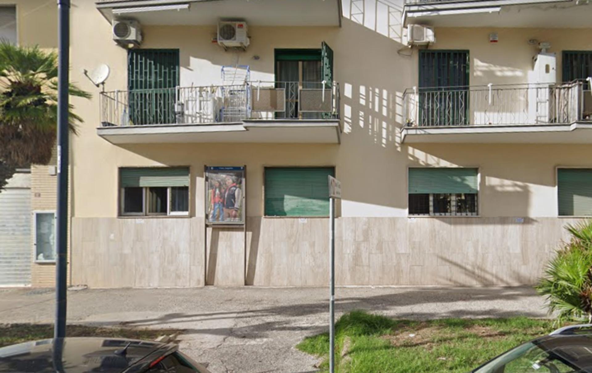 Impianto STENDARDO a Napoli, in zona Sweet Caffè