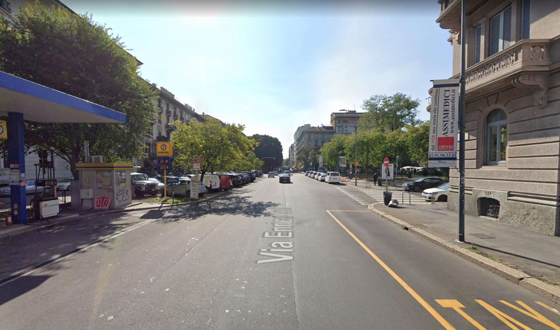 Impianto VERTICAL BANNER a Milano, in zona Stefano Cesano